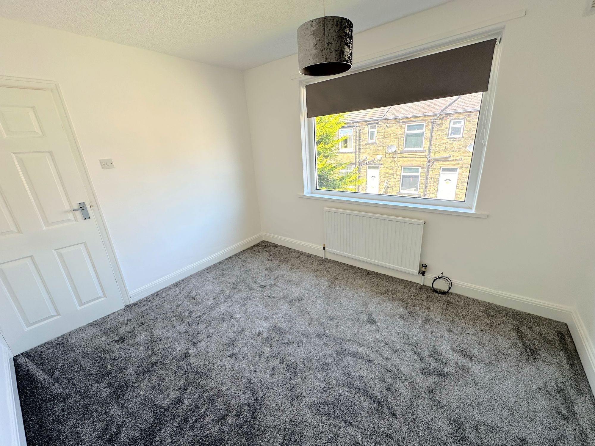 3 bed semi-detached house for sale in Beacon Street, Bradford  - Property Image 16