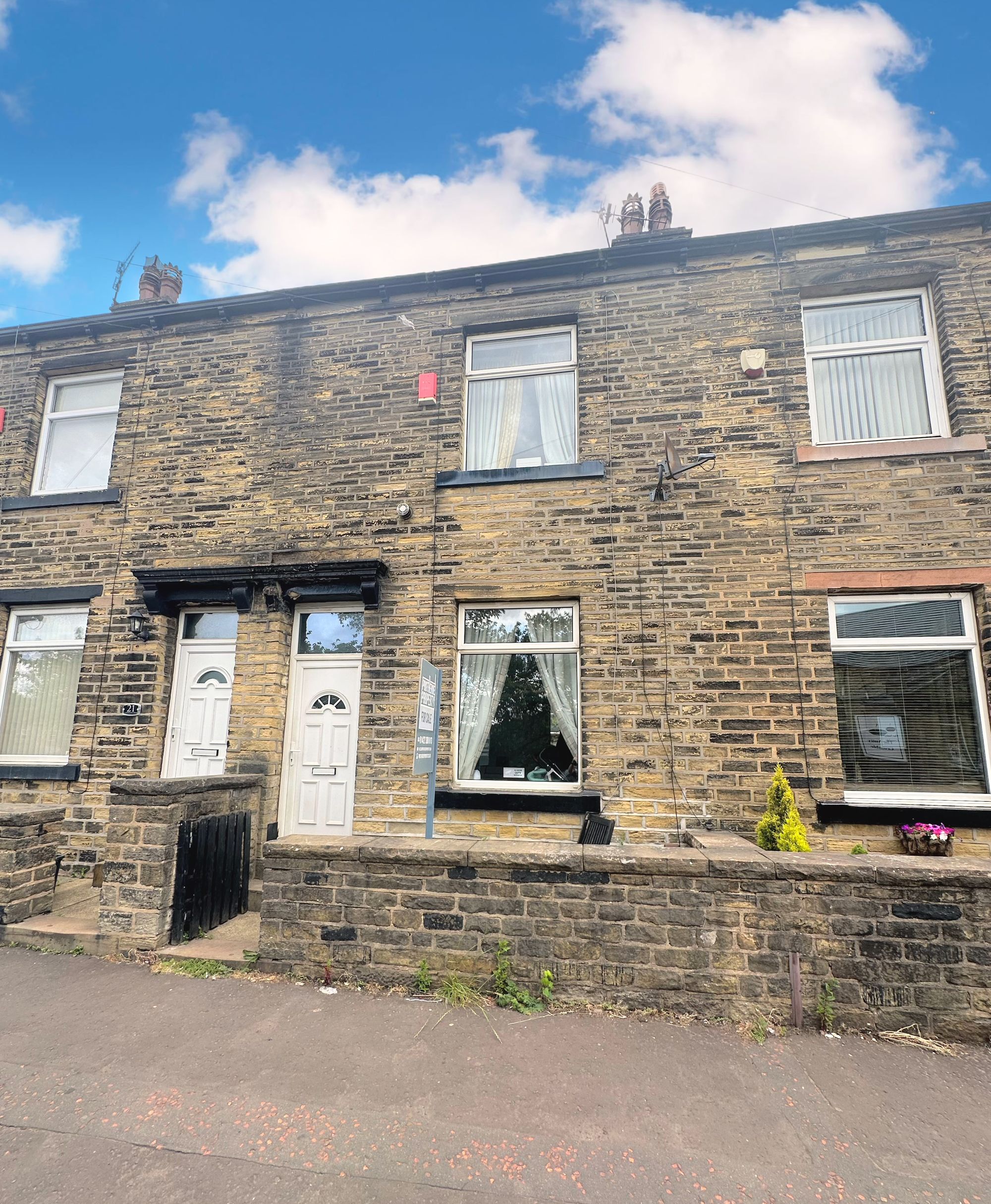 2 bed mid-terraced house for sale in Claremount Road, Halifax 5