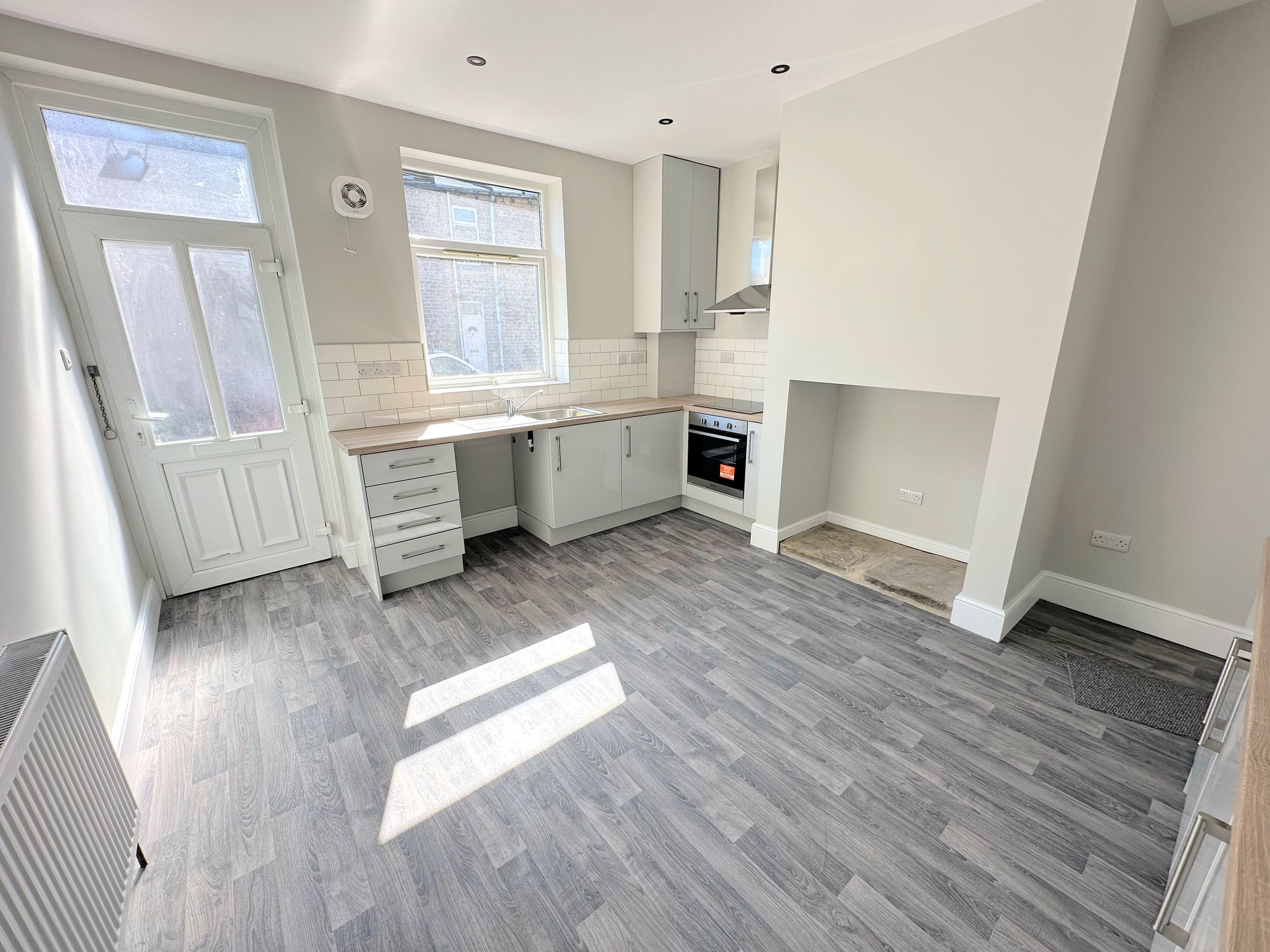 4 bed mid-terraced house to rent in Boston Street, Sowerby Bridge  - Property Image 7