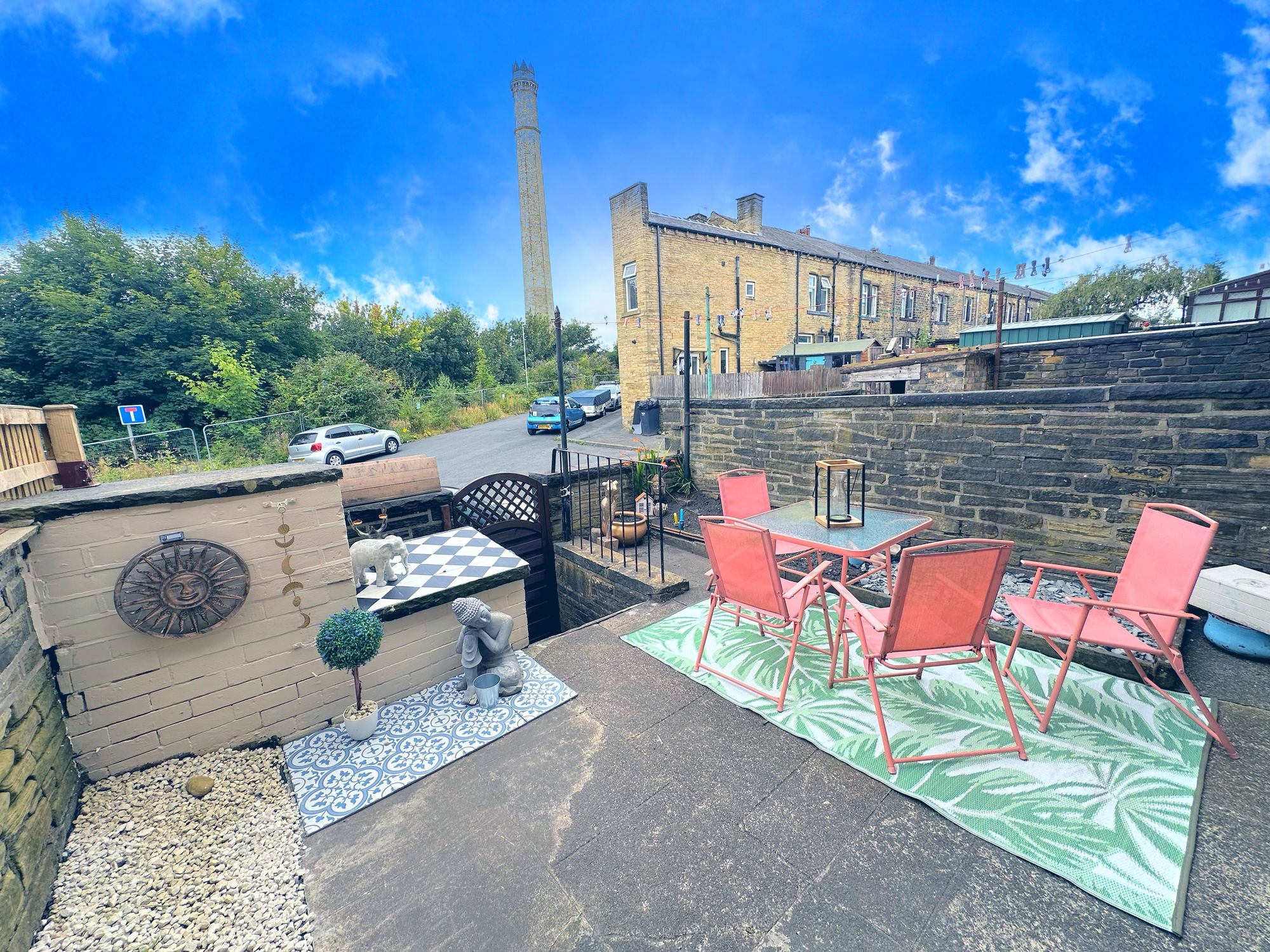 2 bed terraced house for sale in Woodside Crescent, Halifax  - Property Image 4