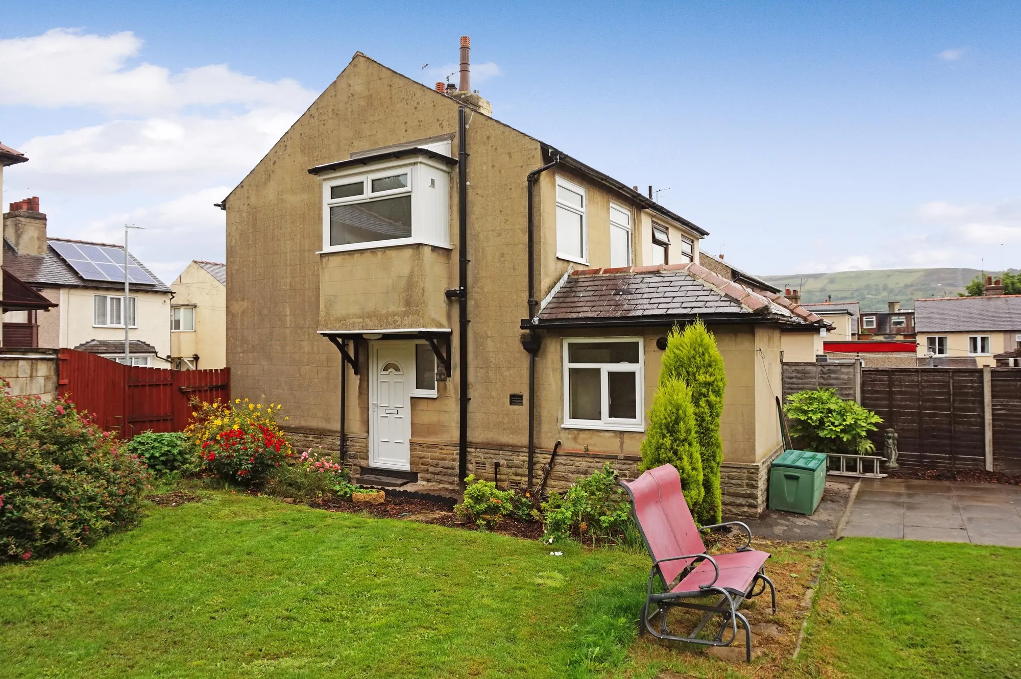 2 bed semi-detached house for sale in Lee Mount Gardens, Halifax - Property Image 1