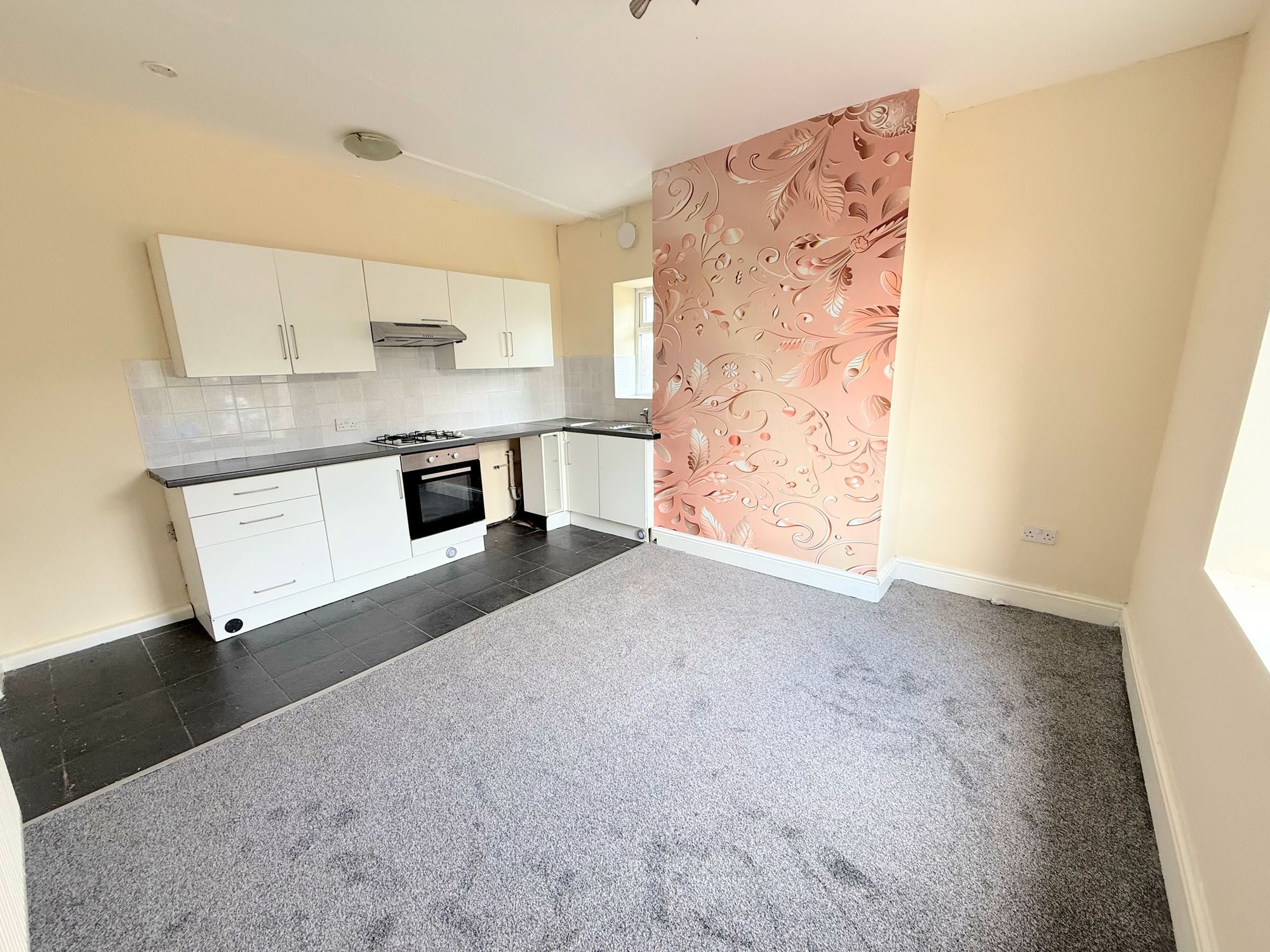 2 bed end of terrace house to rent in Dickens Street, Halifax  - Property Image 2