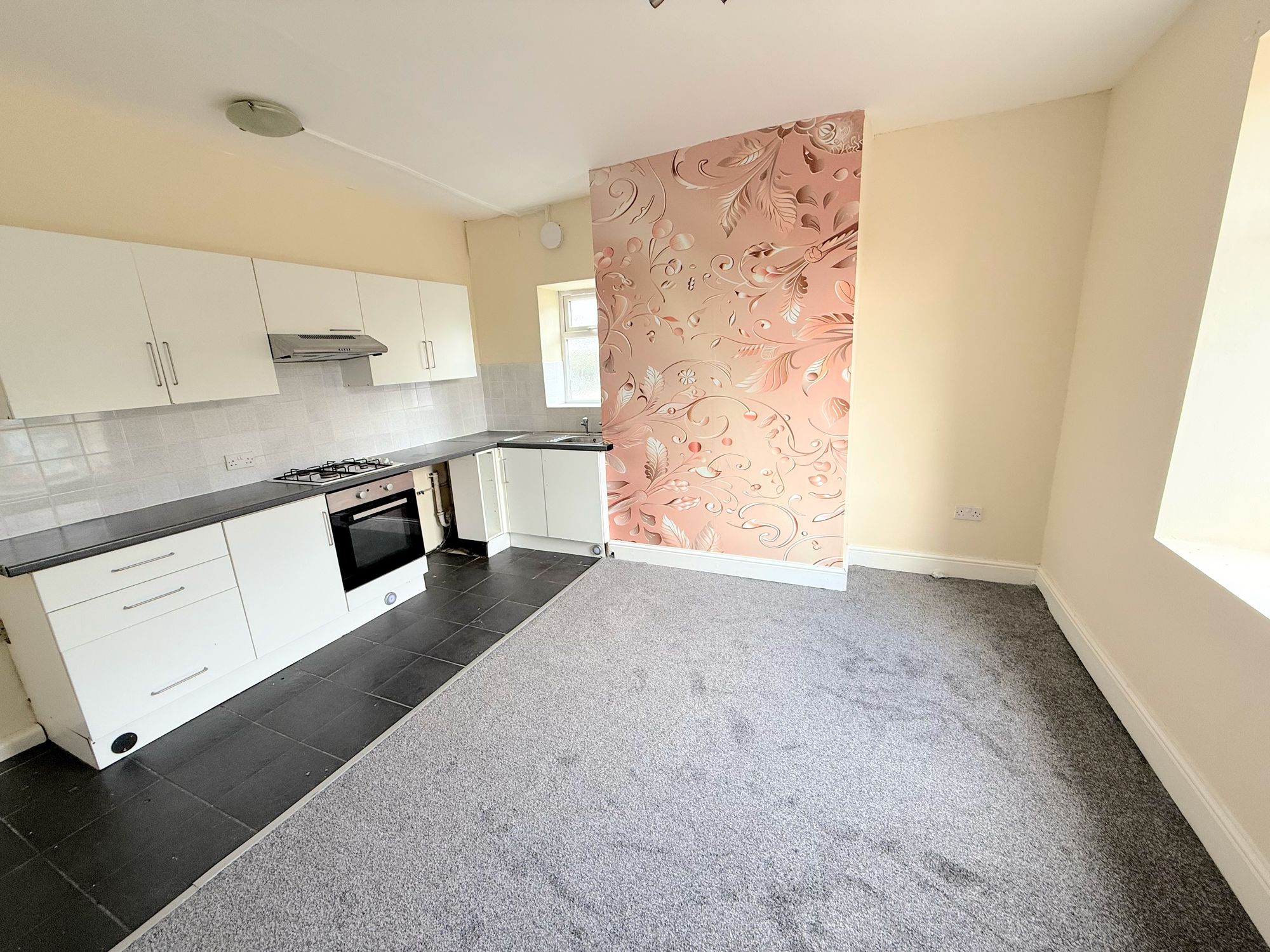 2 bed end of terrace house to rent in Dickens Street, Halifax  - Property Image 5