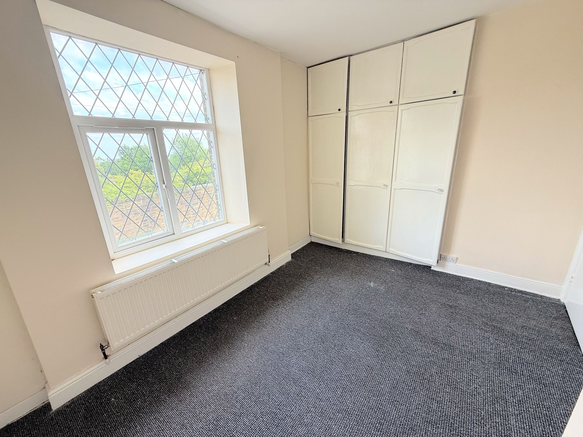 2 bed end of terrace house to rent in Dickens Street, Halifax  - Property Image 8