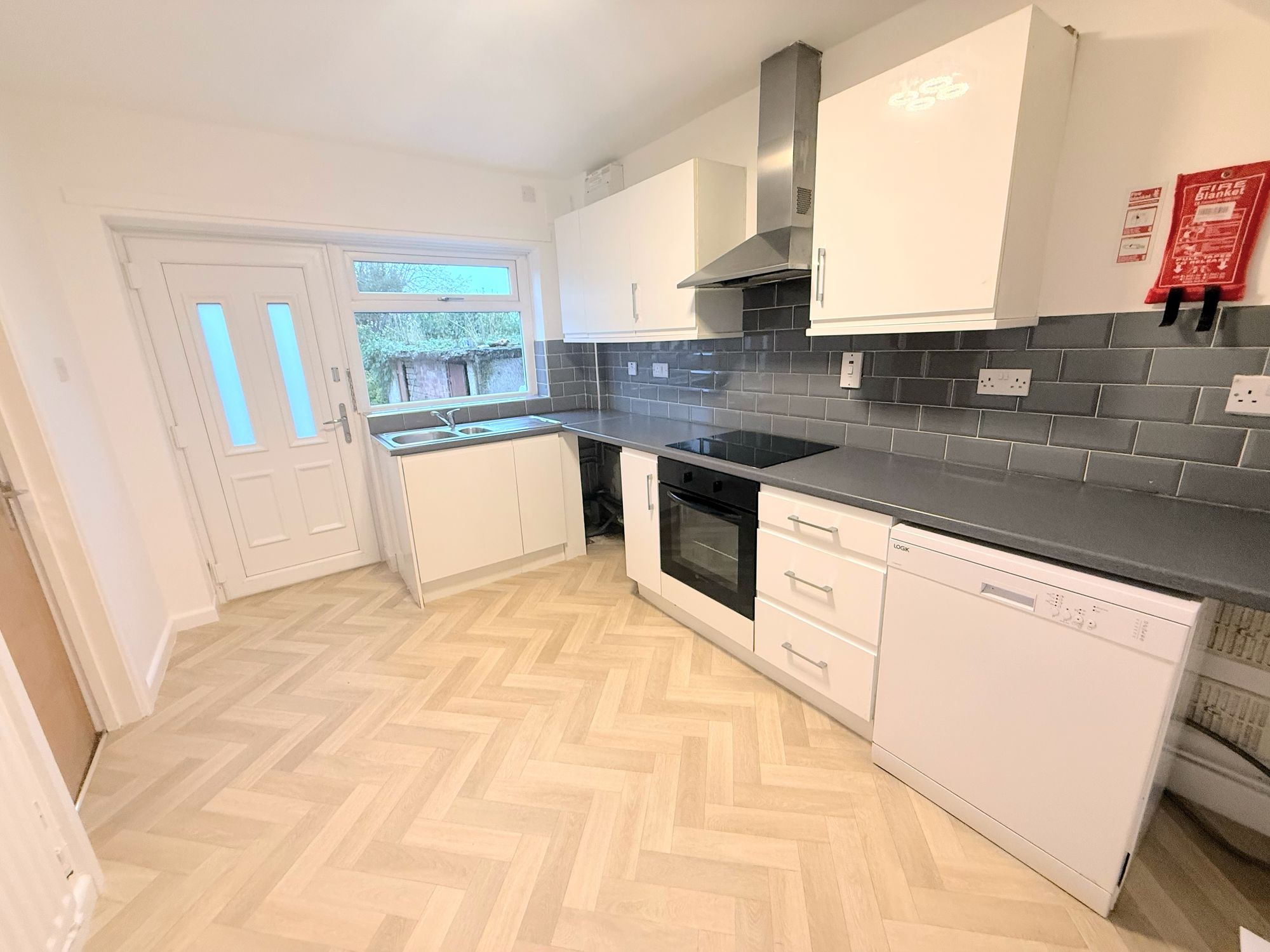 2 bed mid-terraced house to rent in Rooley Banks, Sowerby Bridge 2