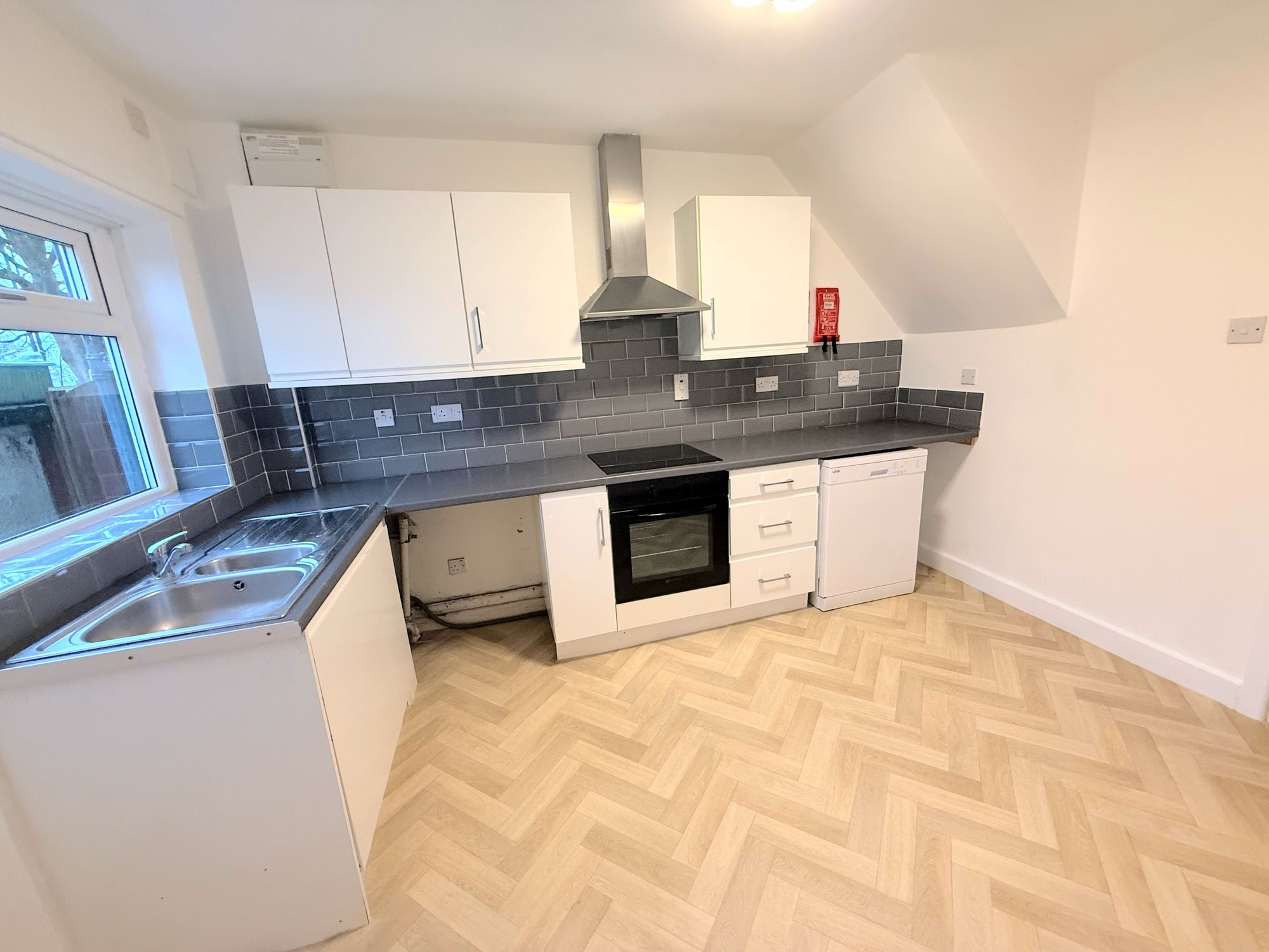 2 bed mid-terraced house to rent in Rooley Banks, Sowerby Bridge  - Property Image 9