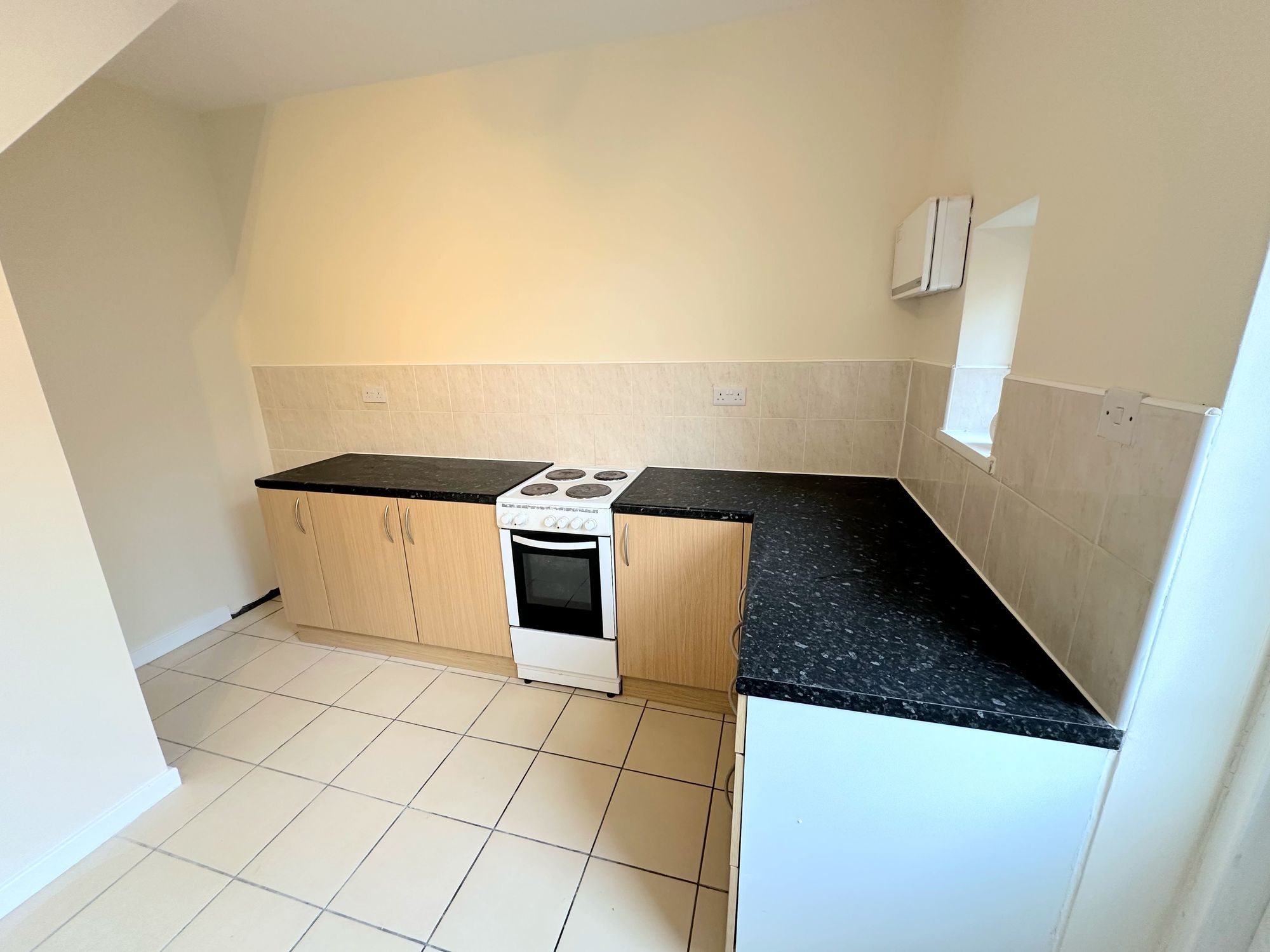 2 bed mid-terraced house to rent in Woodside Road, Halifax  - Property Image 8