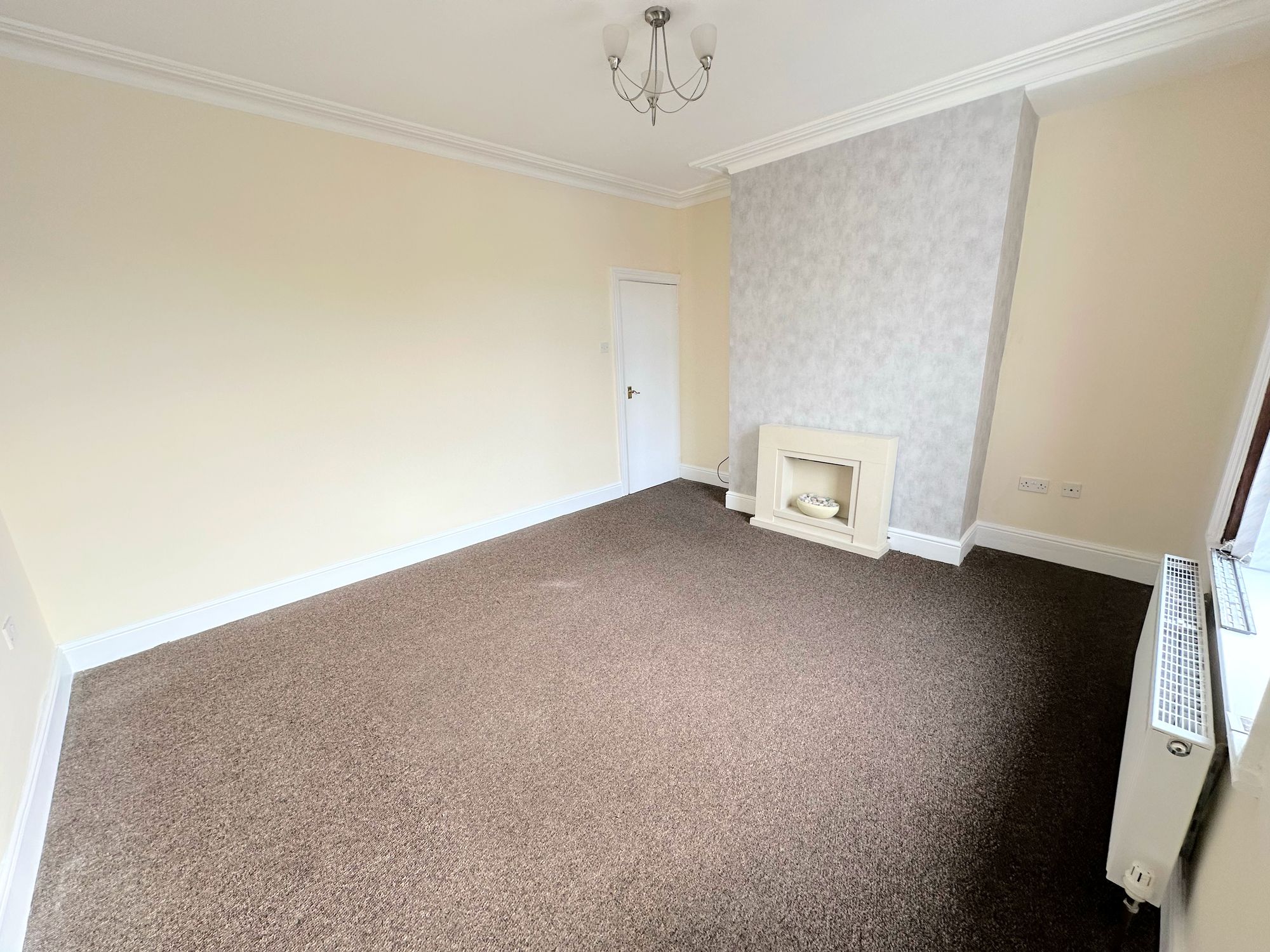 2 bed mid-terraced house to rent in Woodside Road, Halifax  - Property Image 2