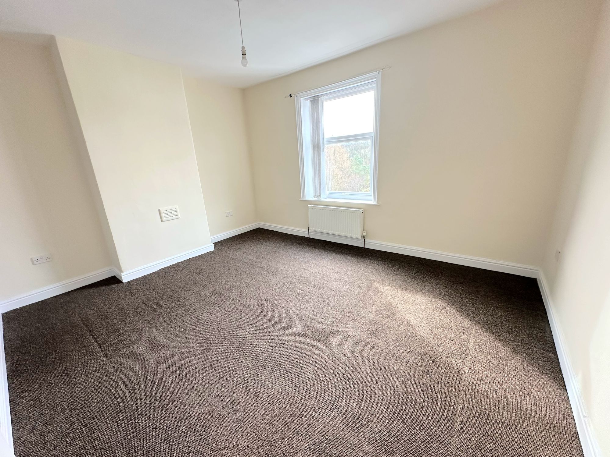 2 bed mid-terraced house to rent in Woodside Road, Halifax  - Property Image 9