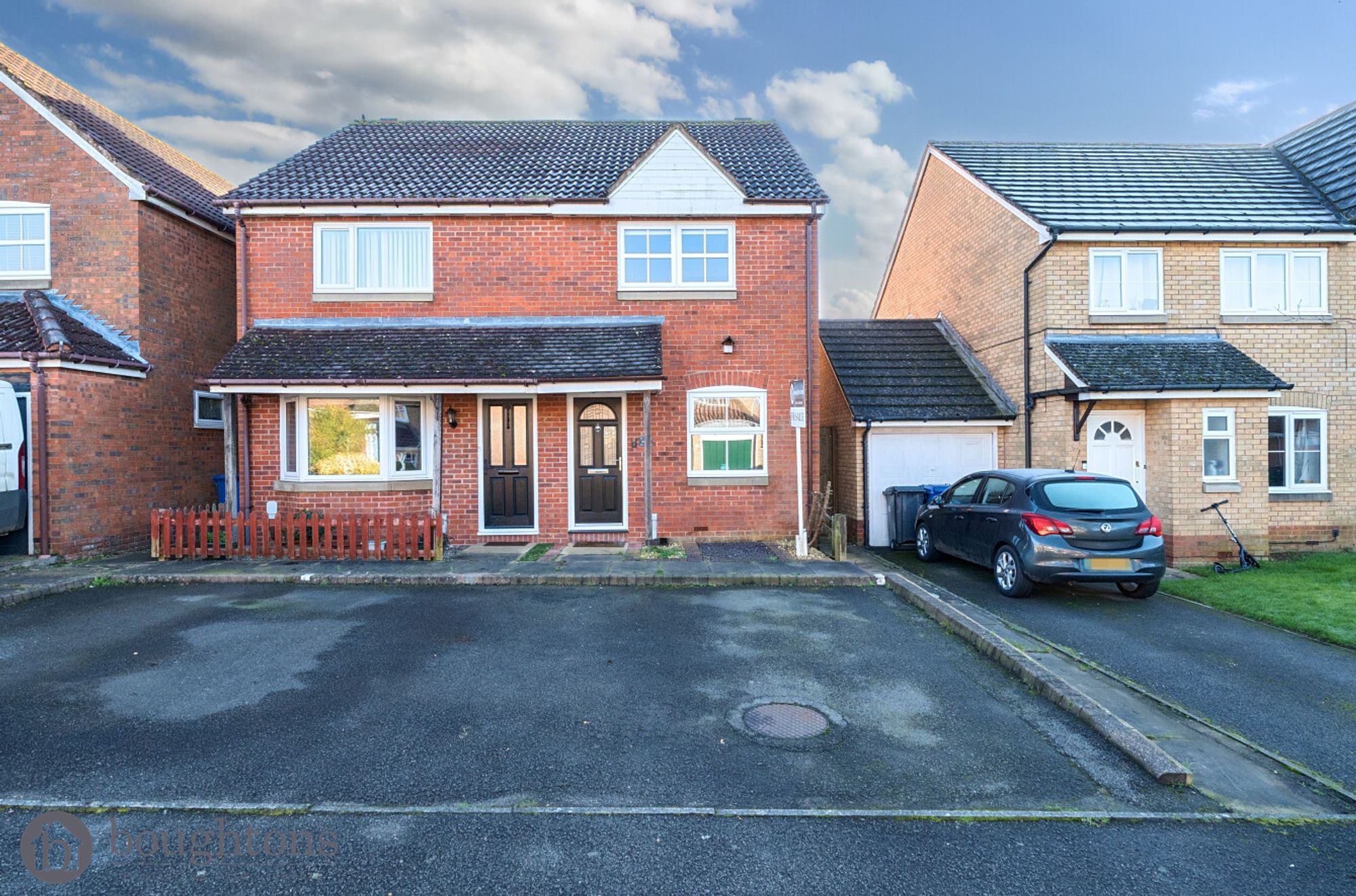 2 bed semi-detached house for sale in Sandringham Close, Brackley  - Property Image 1