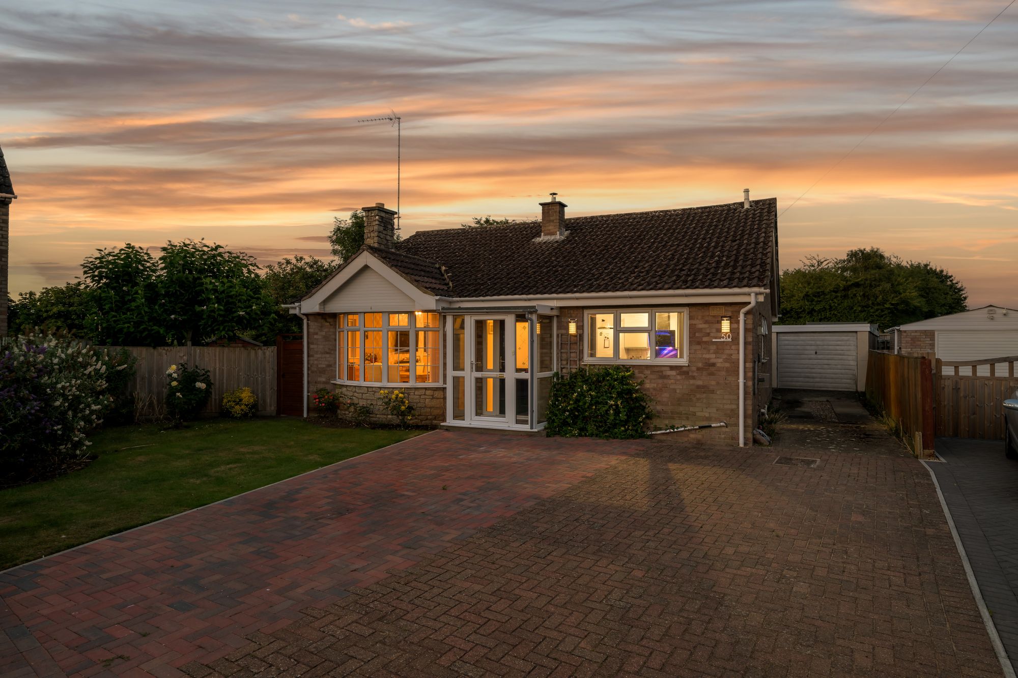 3 bed detached bungalow for sale in Thornhill, Banbury  - Property Image 25