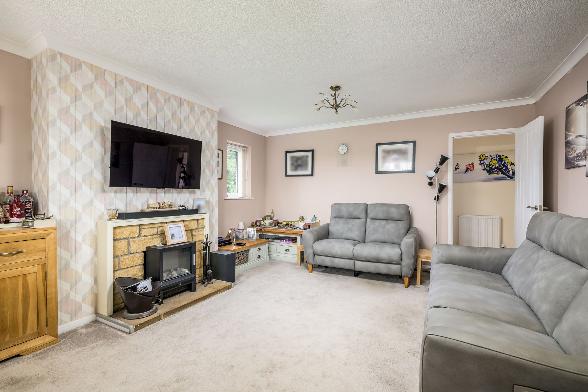 3 bed detached bungalow for sale in Thornhill, Banbury  - Property Image 6