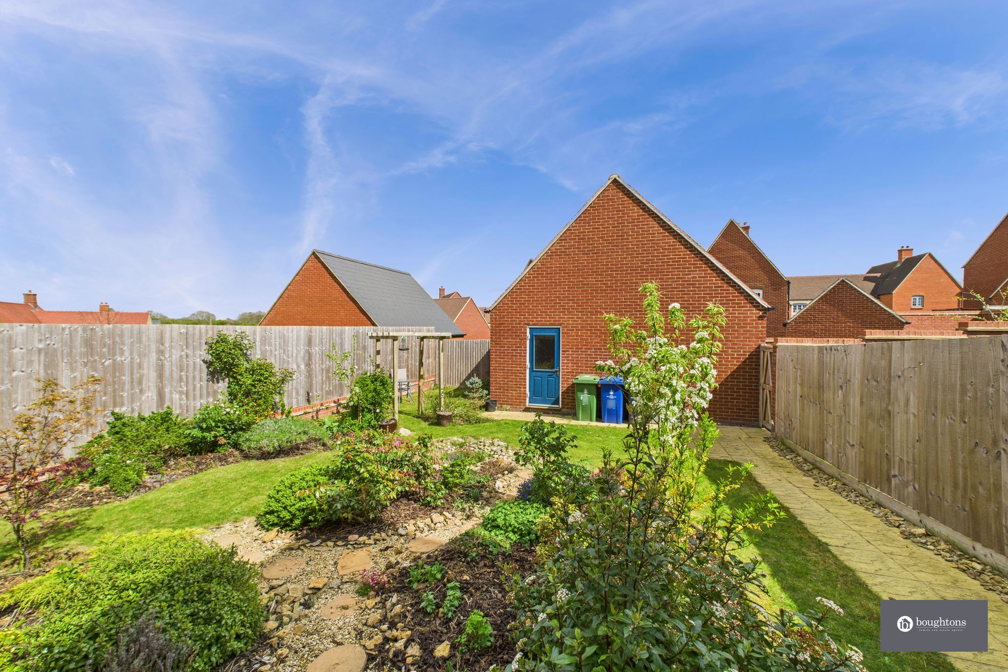 3 bed semi-detached house for sale in Marne Way, Brackley 1