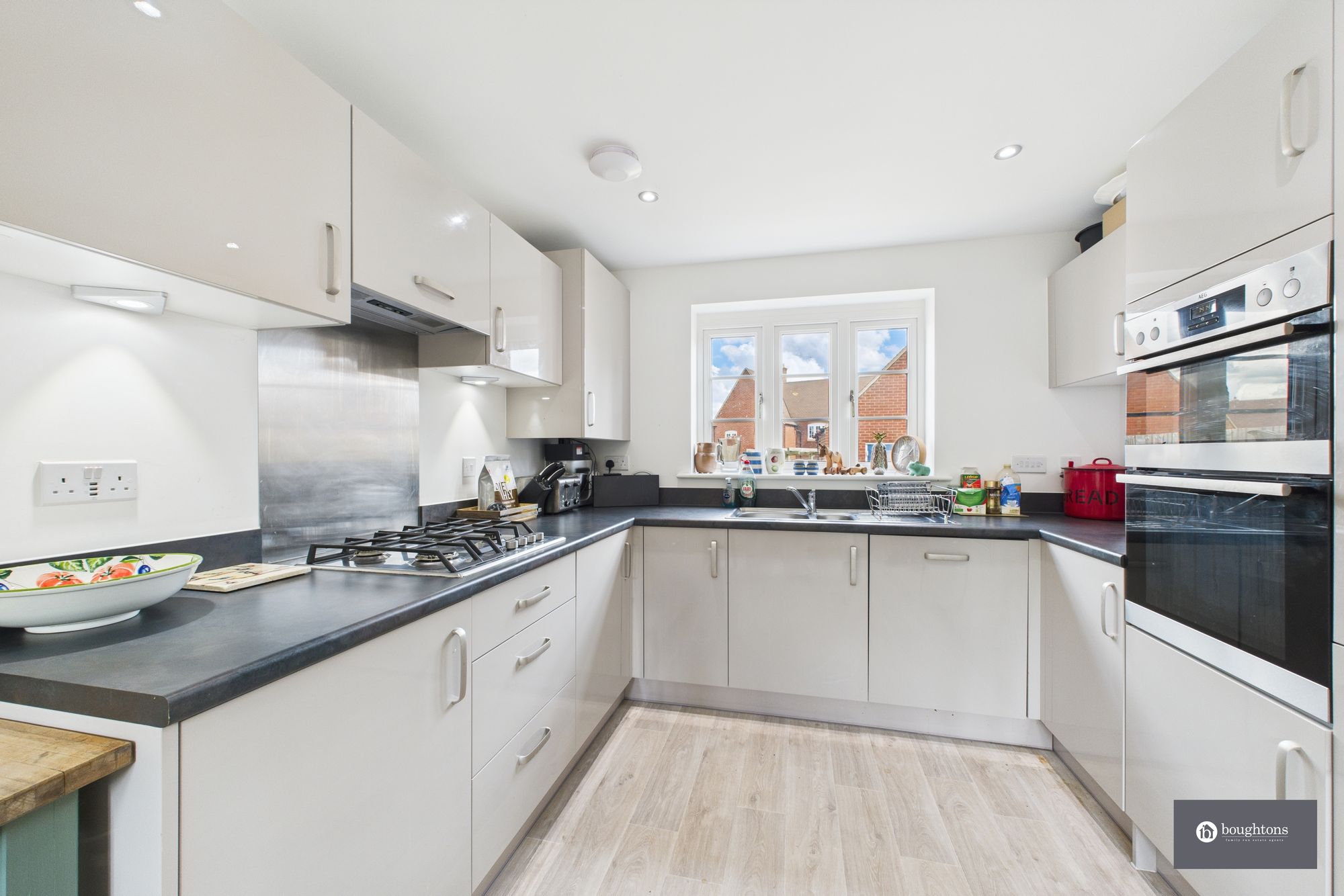 3 bed semi-detached house for sale in Marne Way, Brackley 2