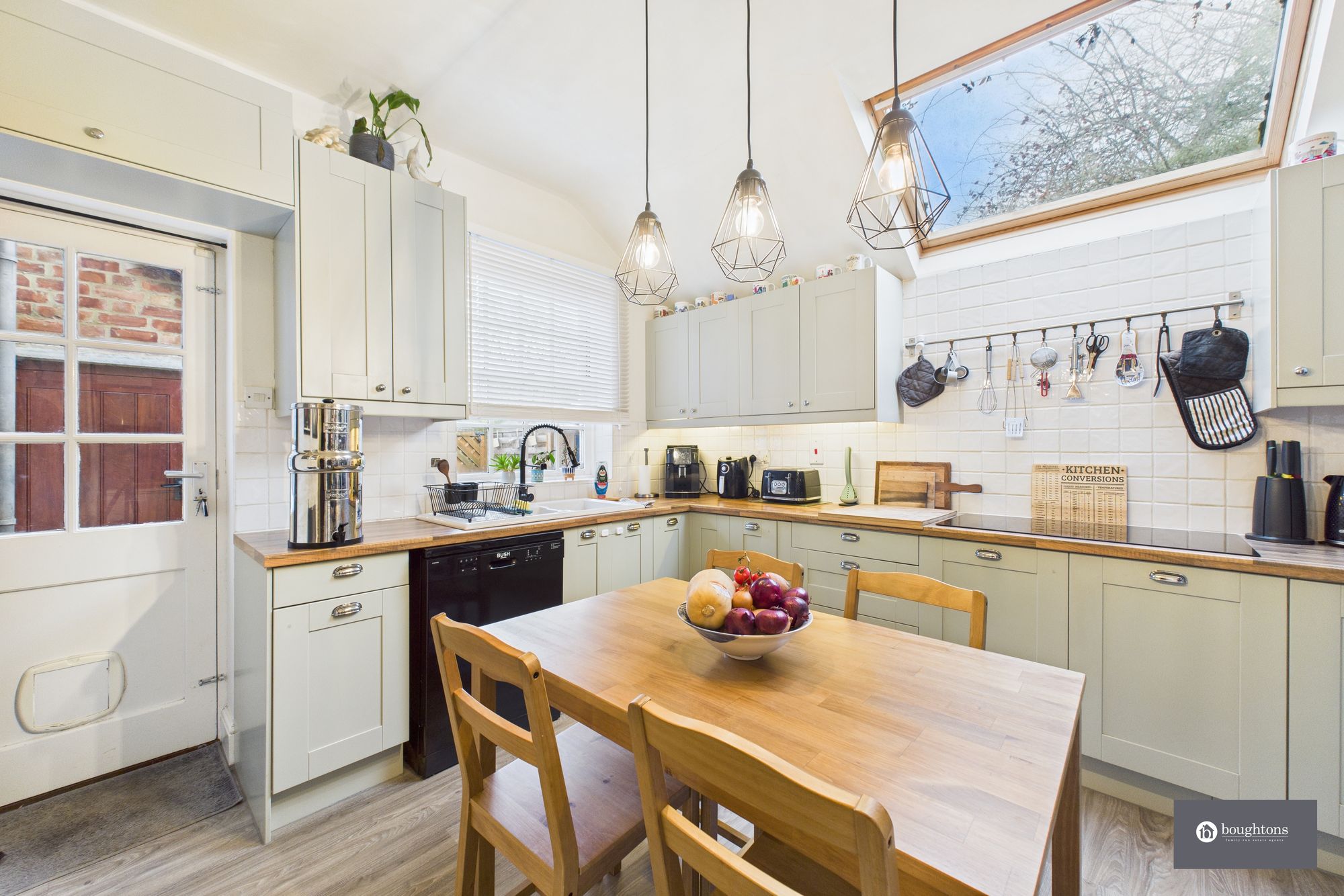 3 bed detached house for sale in High Street, Whittlebury, NN12  - Property Image 6