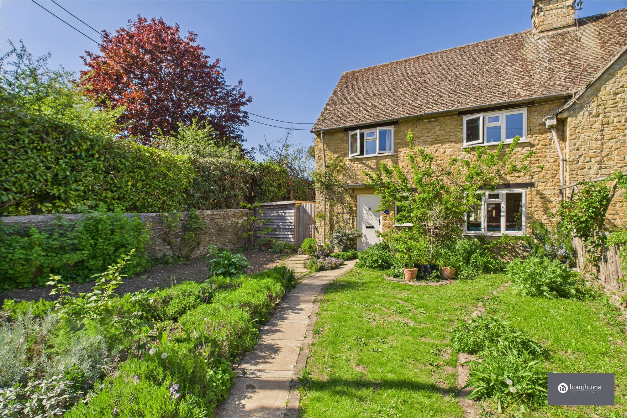 4 bed end of terrace house for sale in The Glebe, Banbury, OX17