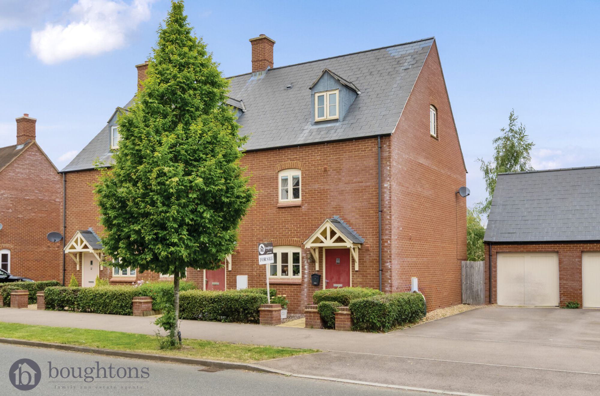 3 bed house for sale in Poppyfields Way, Brackley  - Property Image 1