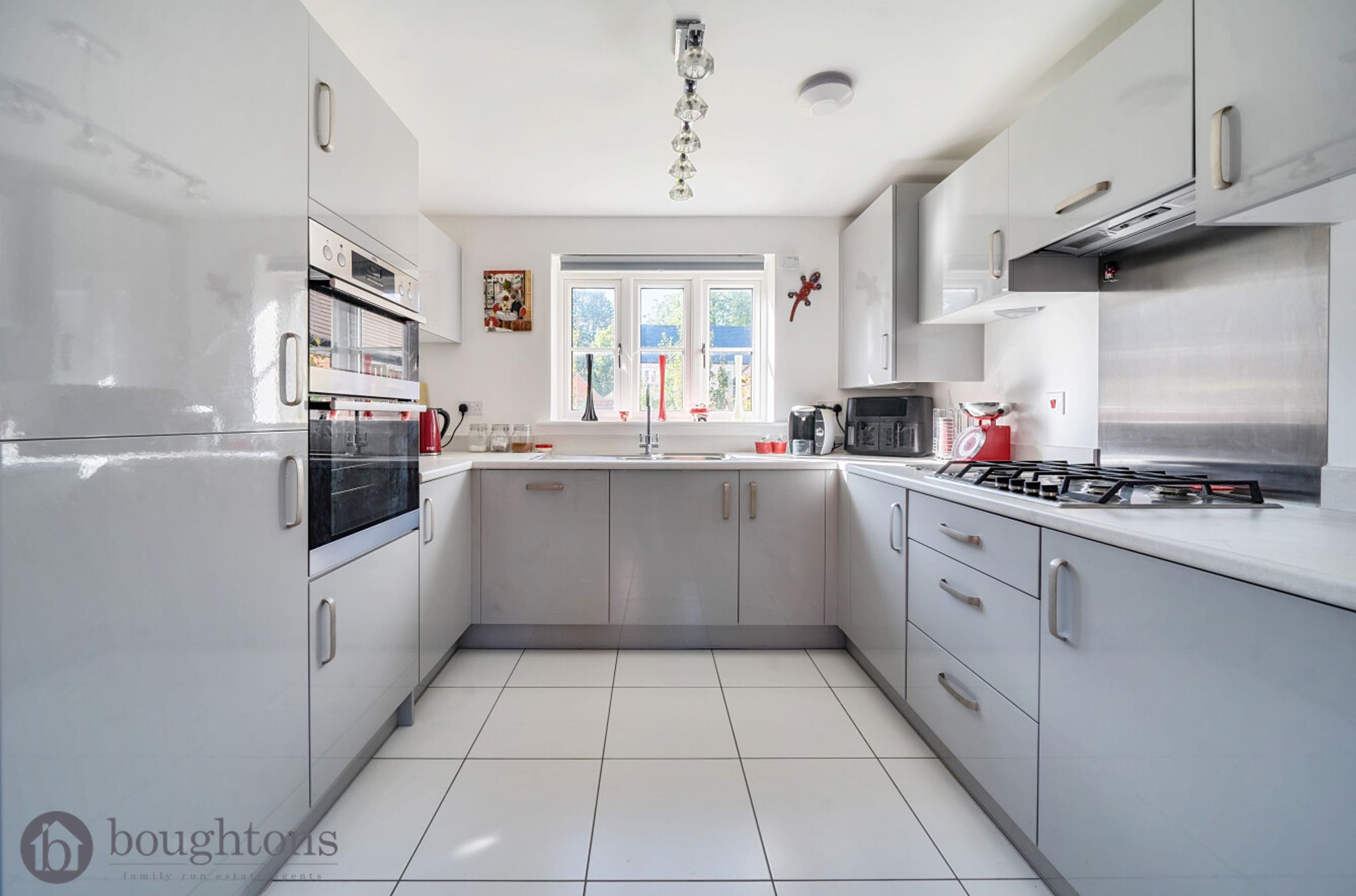 3 bed semi-detached house for sale in Marne Way, Brackley  - Property Image 3