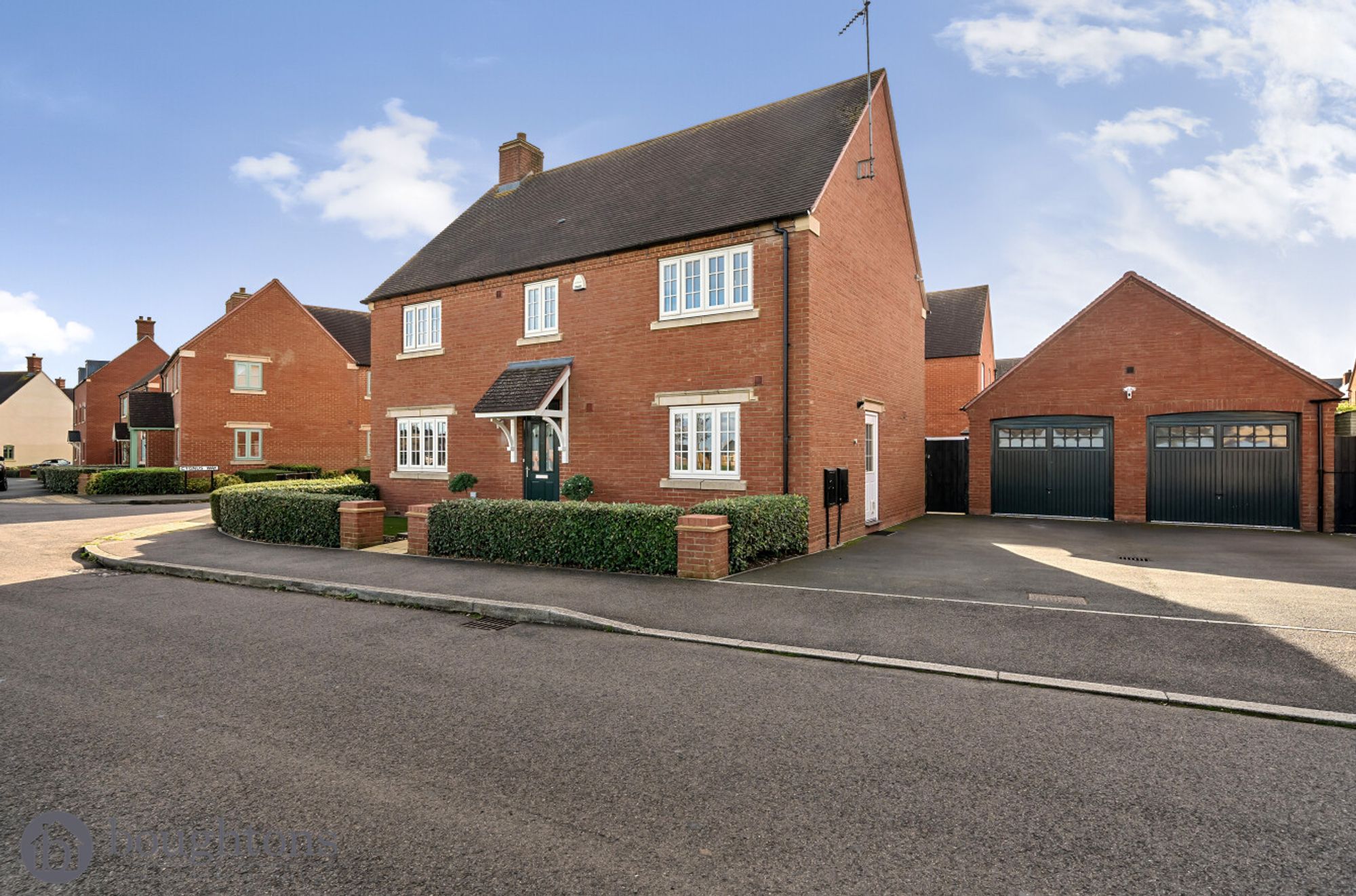 4 bed detached house for sale in Capricorn Way, Brackley  - Property Image 1