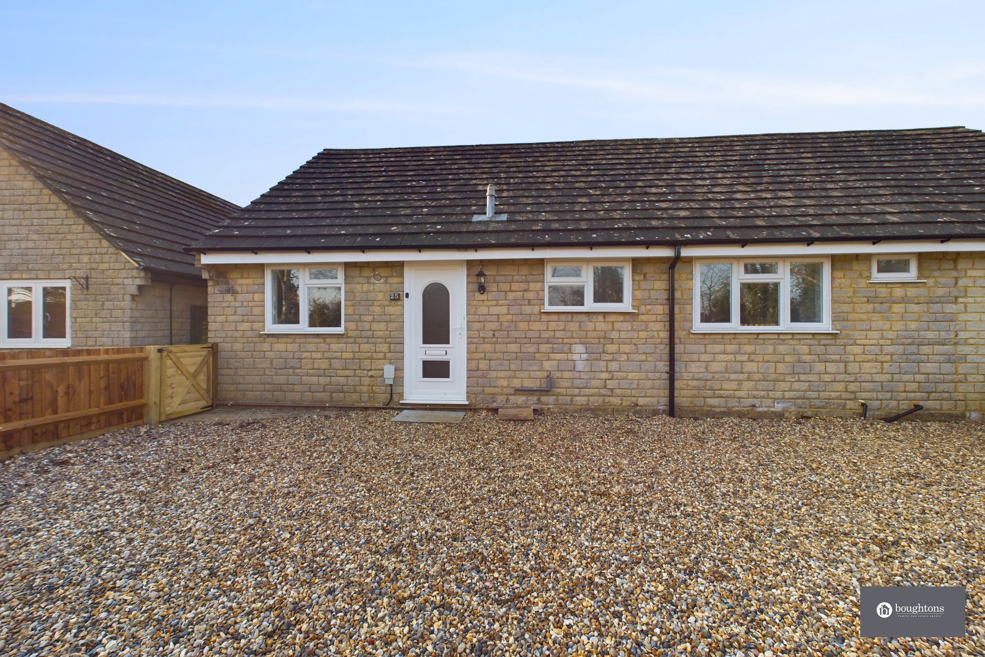 4 bed detached bungalow for sale in Brackley Road, Brackley  - Property Image 26