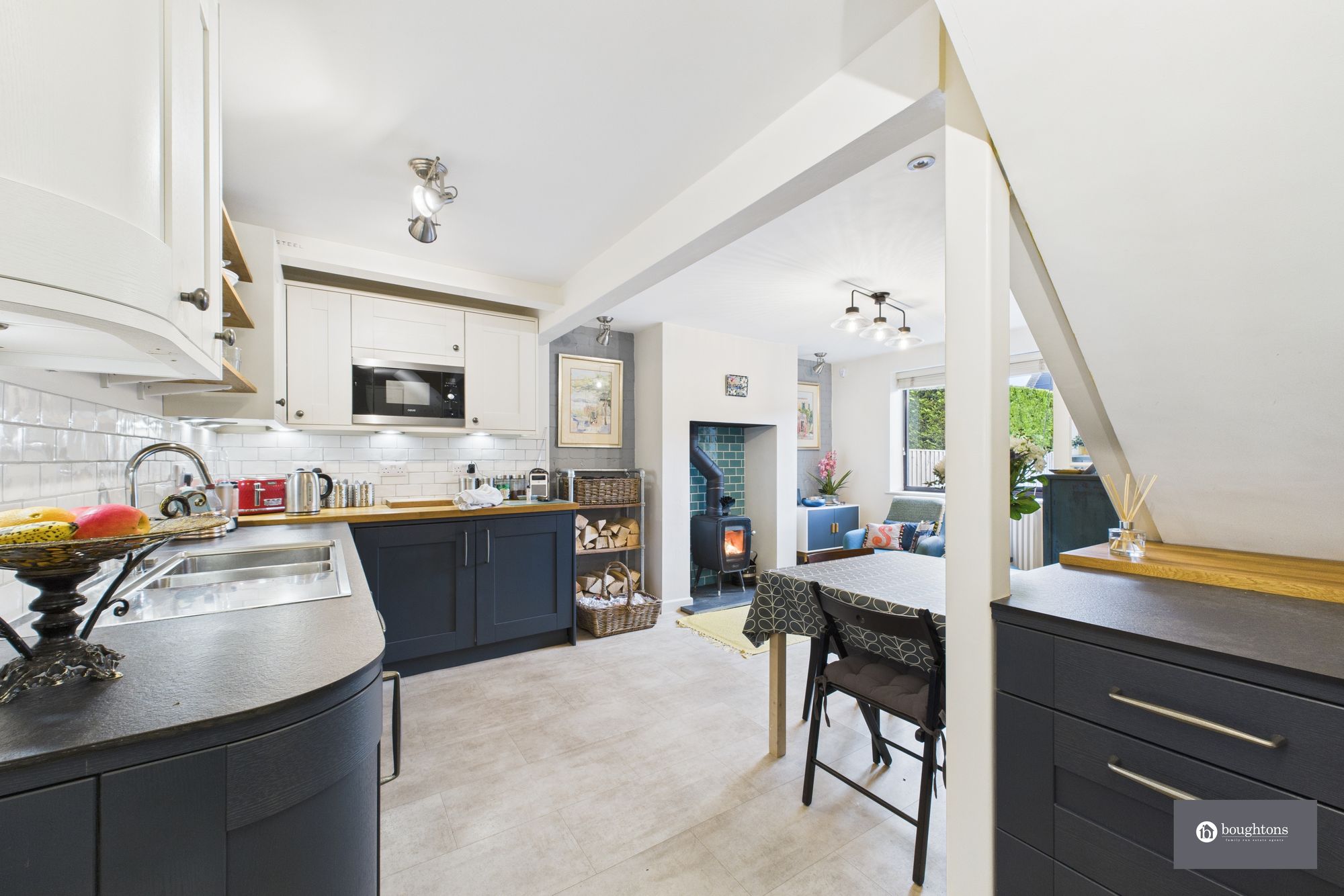 3 bed mid-terraced house for sale in Brickle Lane, Banbury 1