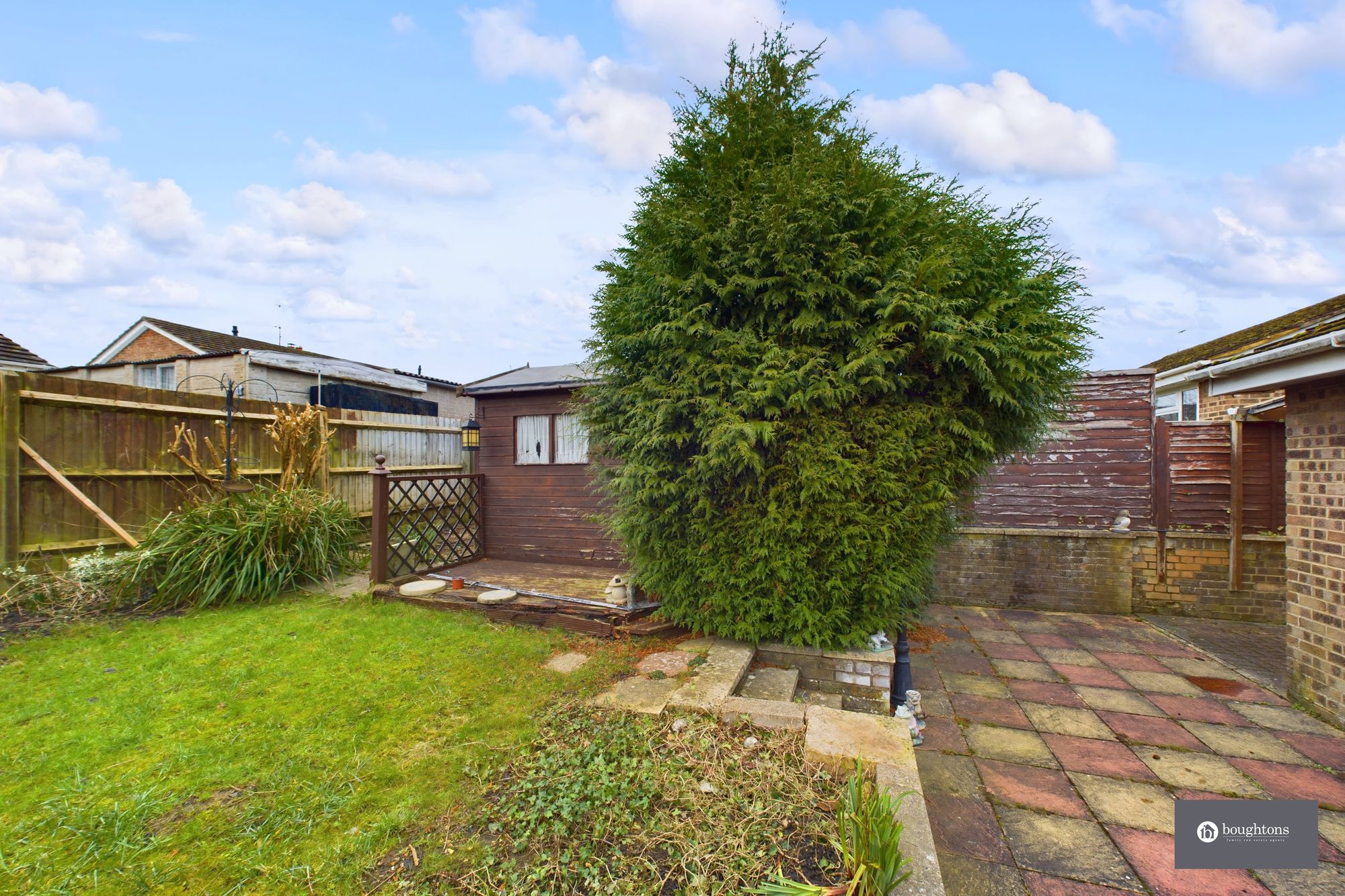 2 bed semi-detached bungalow for sale in Ellesmere Avenue, Brackley  - Property Image 2