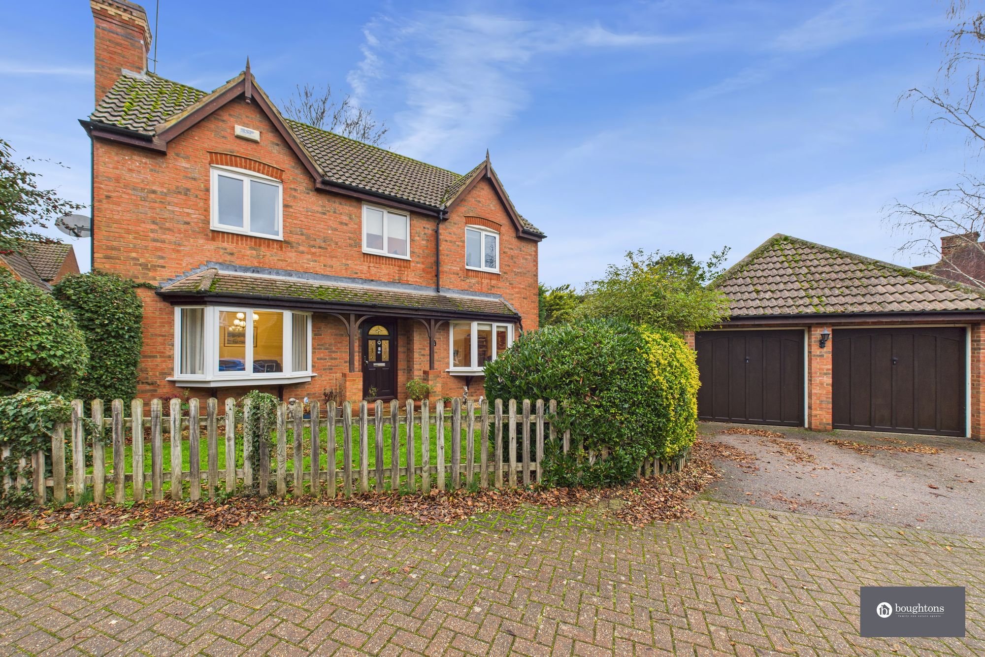 5 bed detached house for sale in Edgewood, Brackley, NN13 - Property Image 1