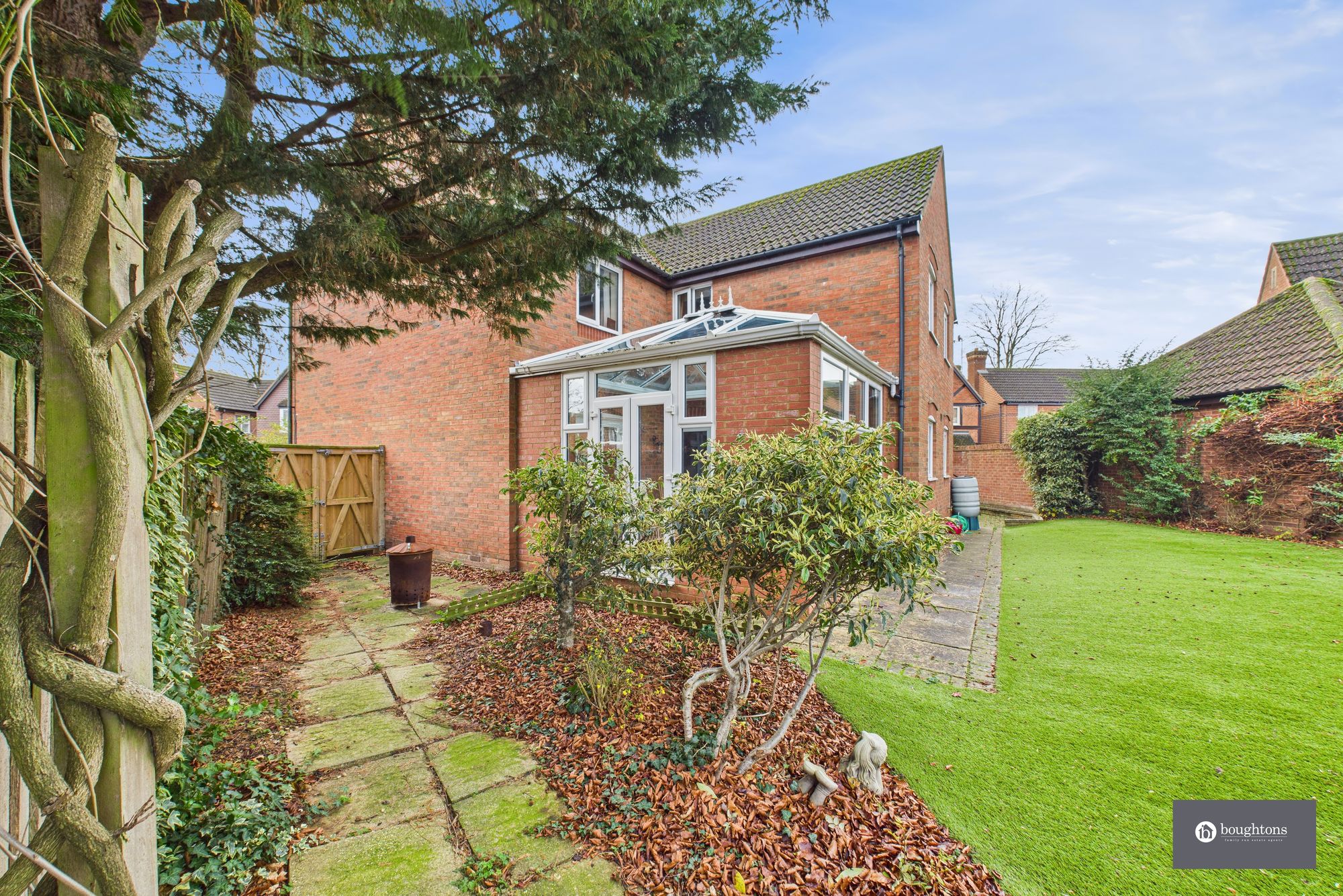 5 bed detached house for sale in Edgewood, Brackley, NN13  - Property Image 37