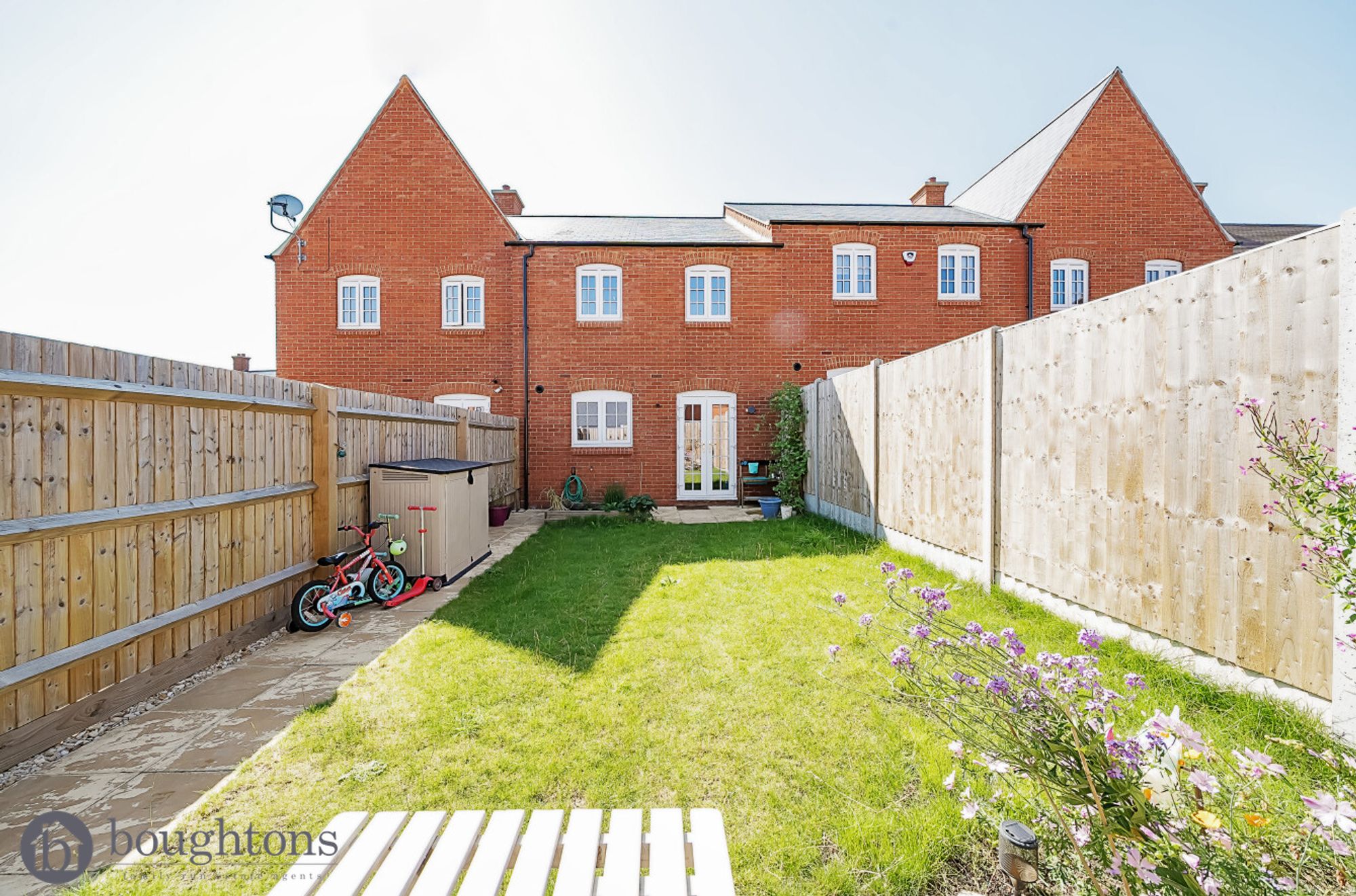 3 bed mid-terraced house for sale in Gold Avenue, Brackley  - Property Image 4