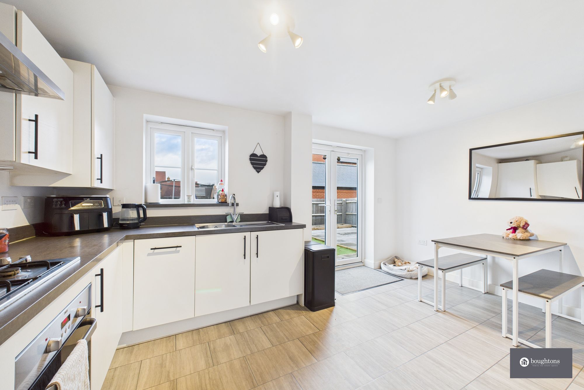 3 bed end of terrace house for sale in Juno Crescent, Brackley, NN13  - Property Image 8