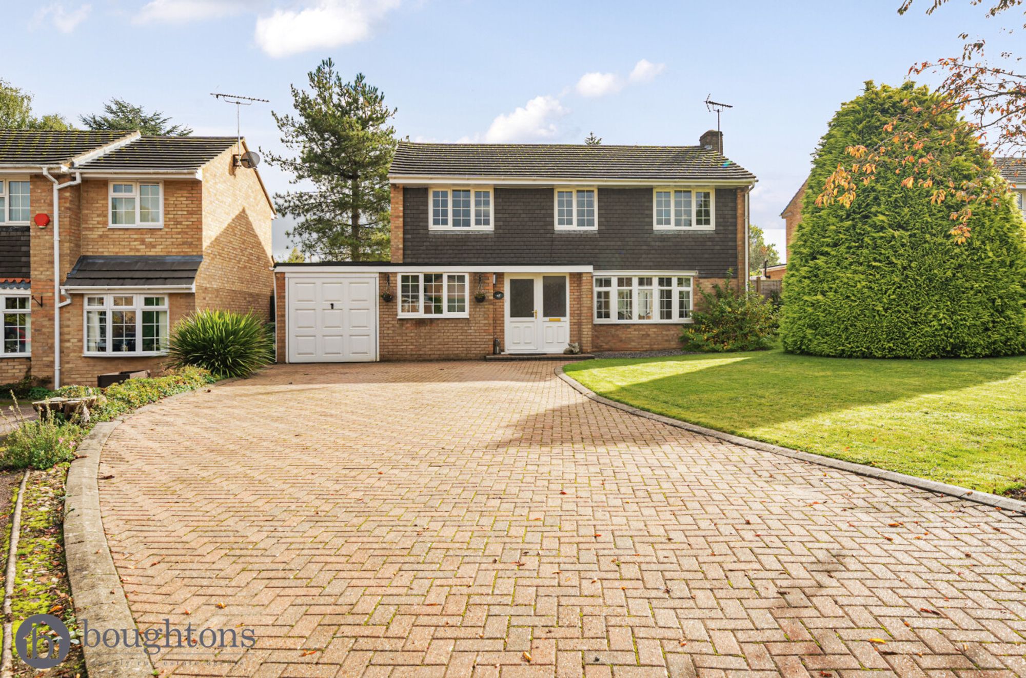 4 bed detached house for sale in Church Leys, Brackley  - Property Image 1