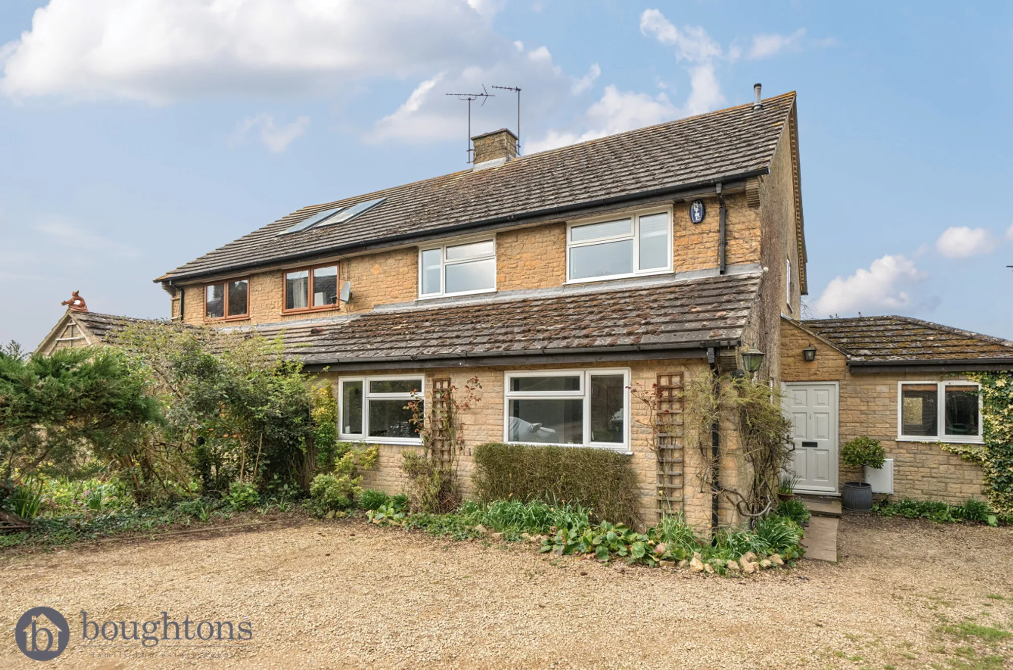 3 bed semi-detached house for sale in Prestidge Row, Daventry - Property Image 1