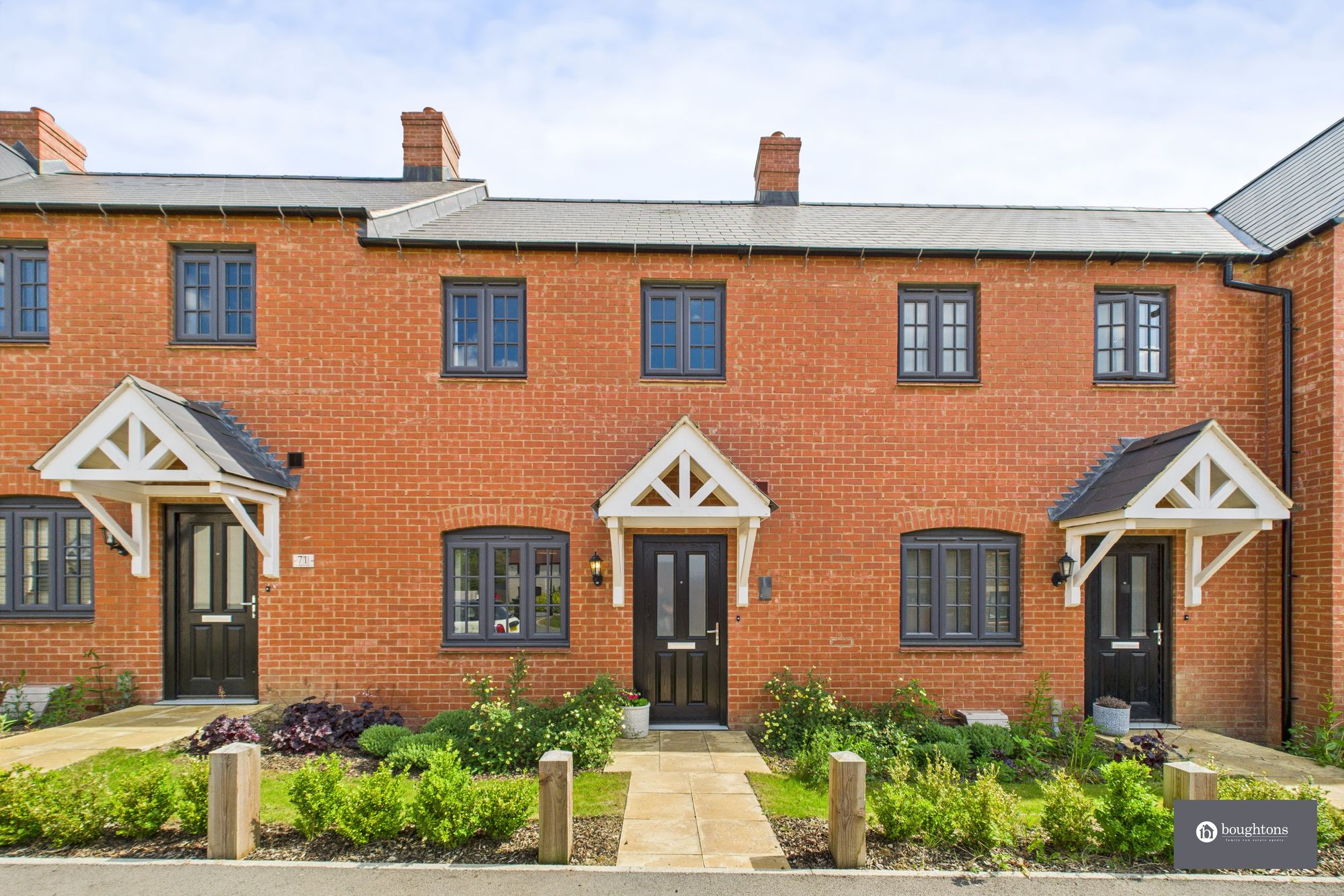 2 bed terraced house for sale in Field View, Brackley  - Property Image 1