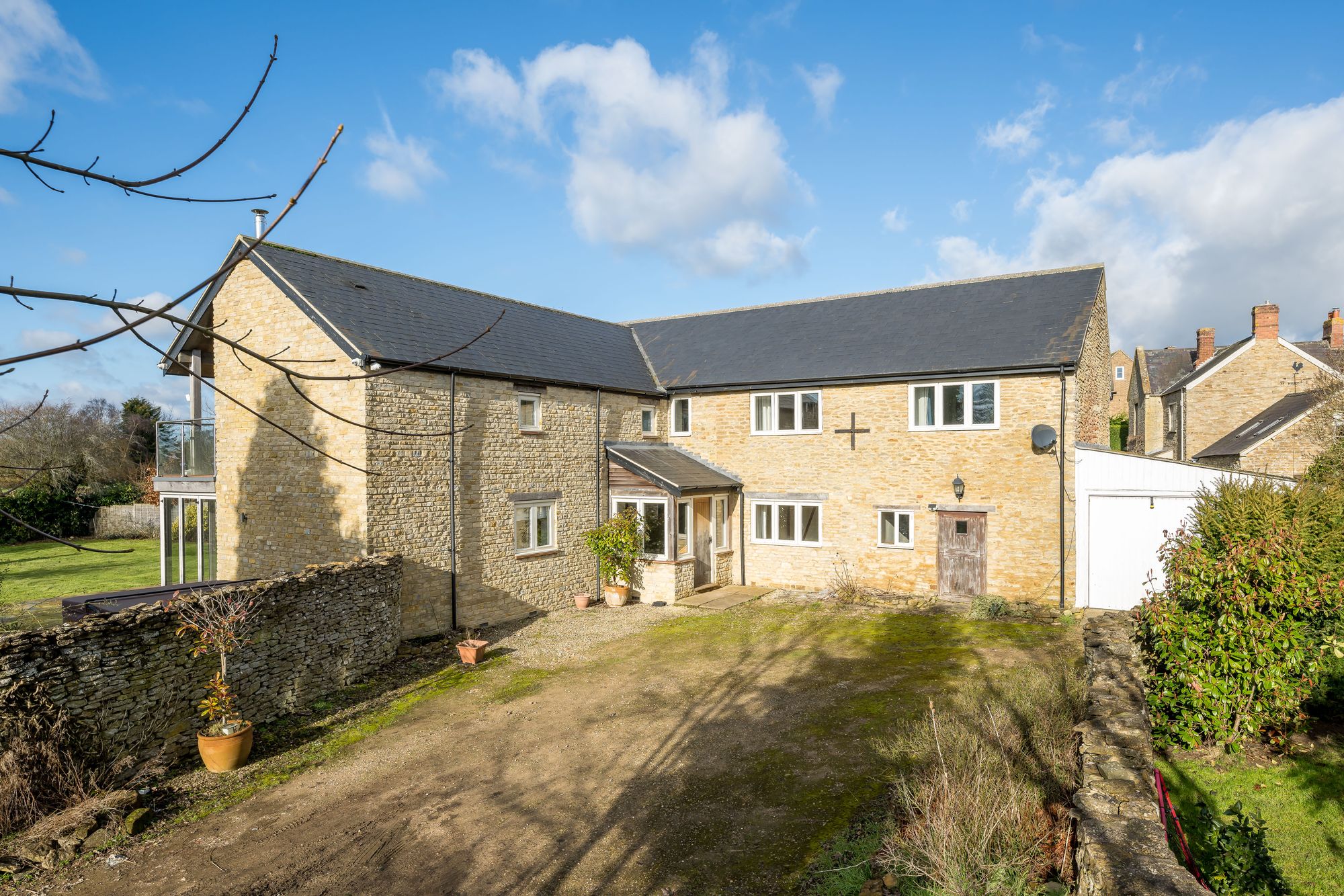 5 bed country house for sale in Main Street, Banbury  - Property Image 1