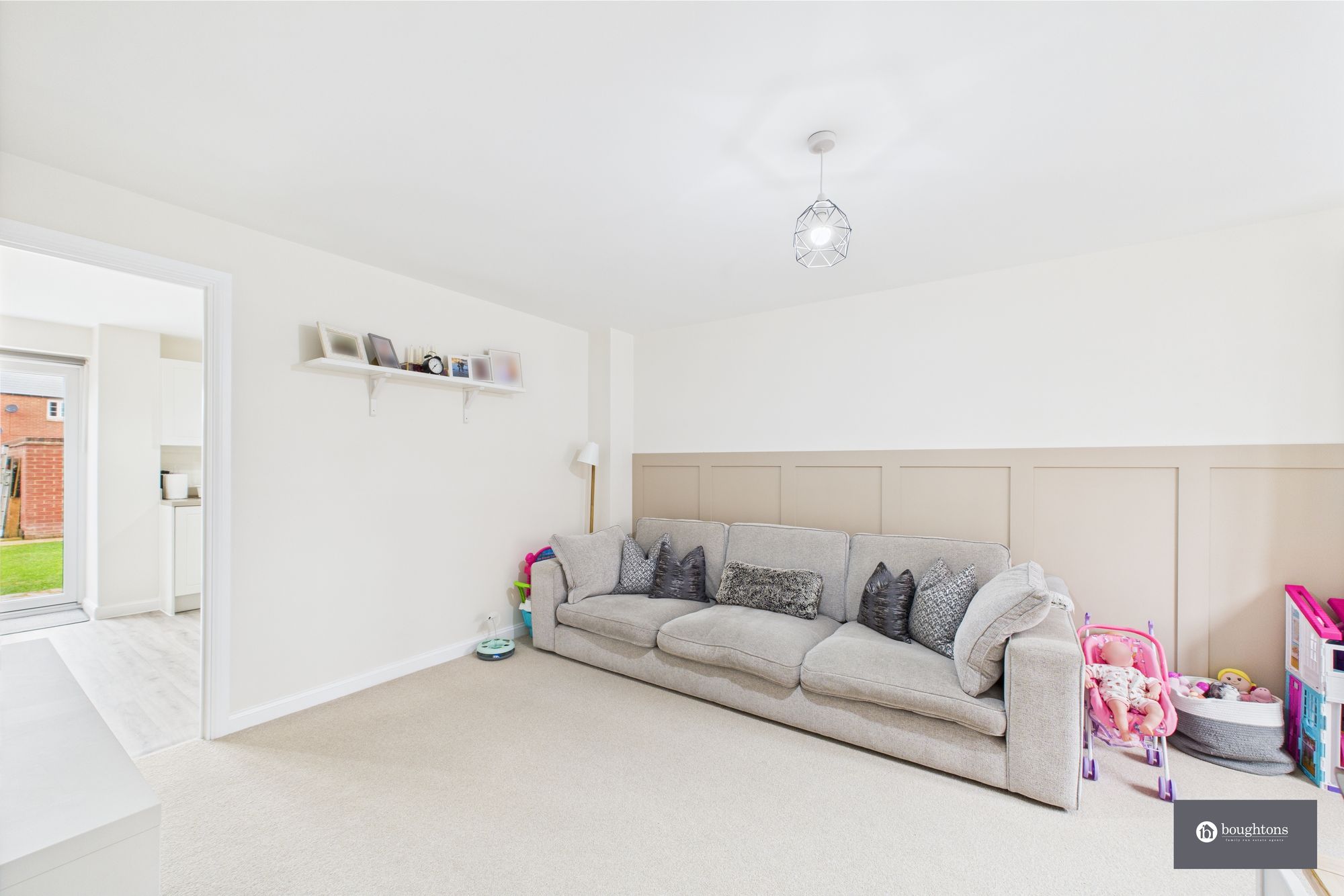 3 bed end of terrace house for sale in Calypso Lane, Brackley  - Property Image 2