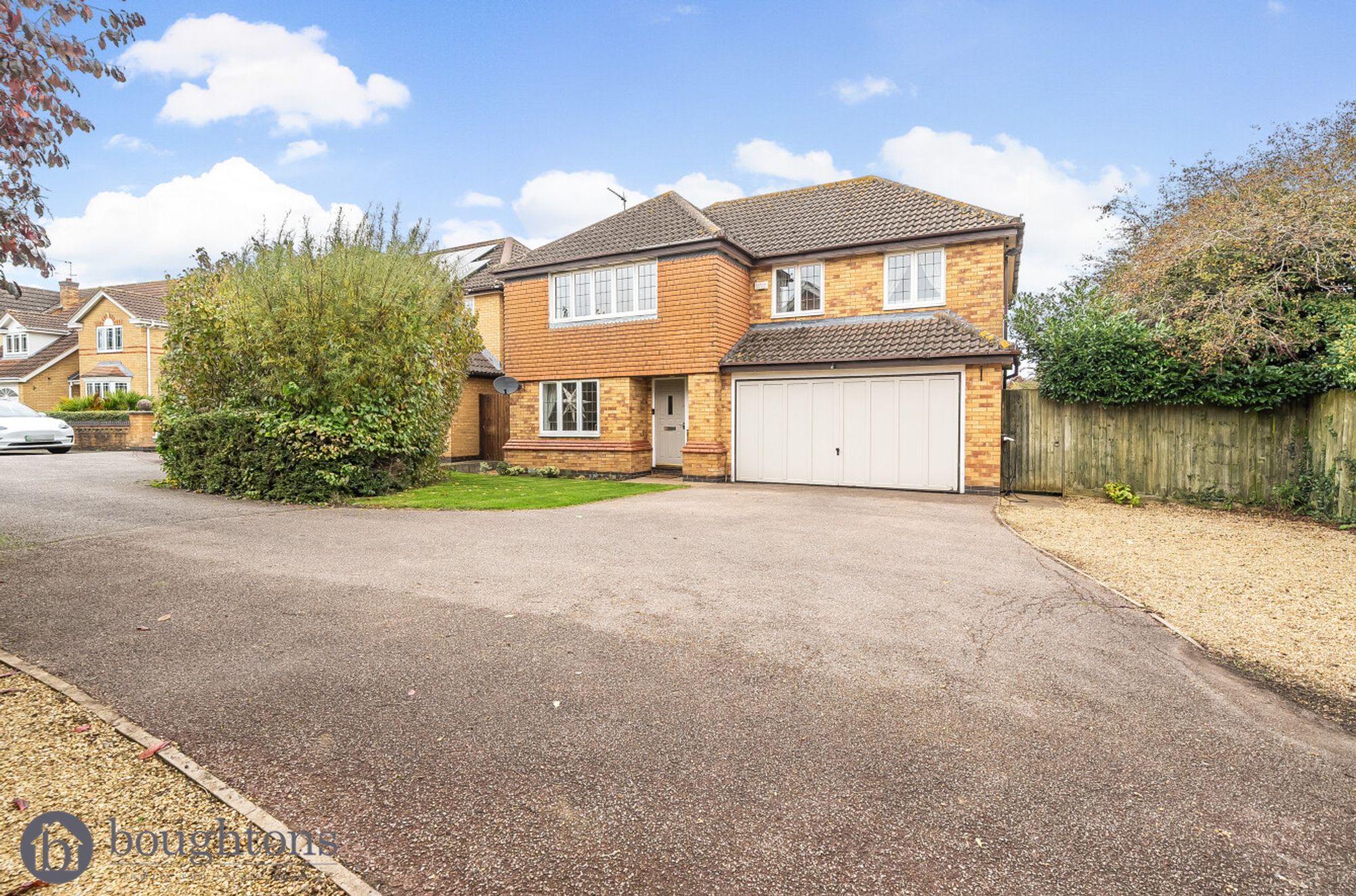 5 bed detached house for sale in Wordsworth Close, Brackley  - Property Image 1