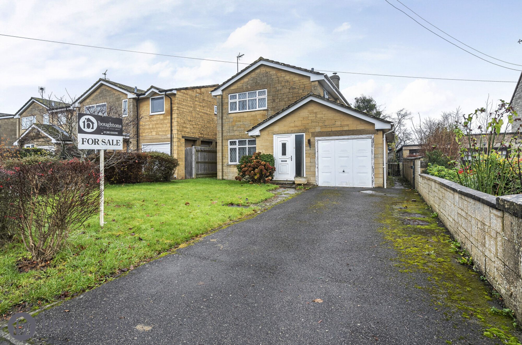 3 bed detached house for sale in Halse Road, Brackley  - Property Image 1