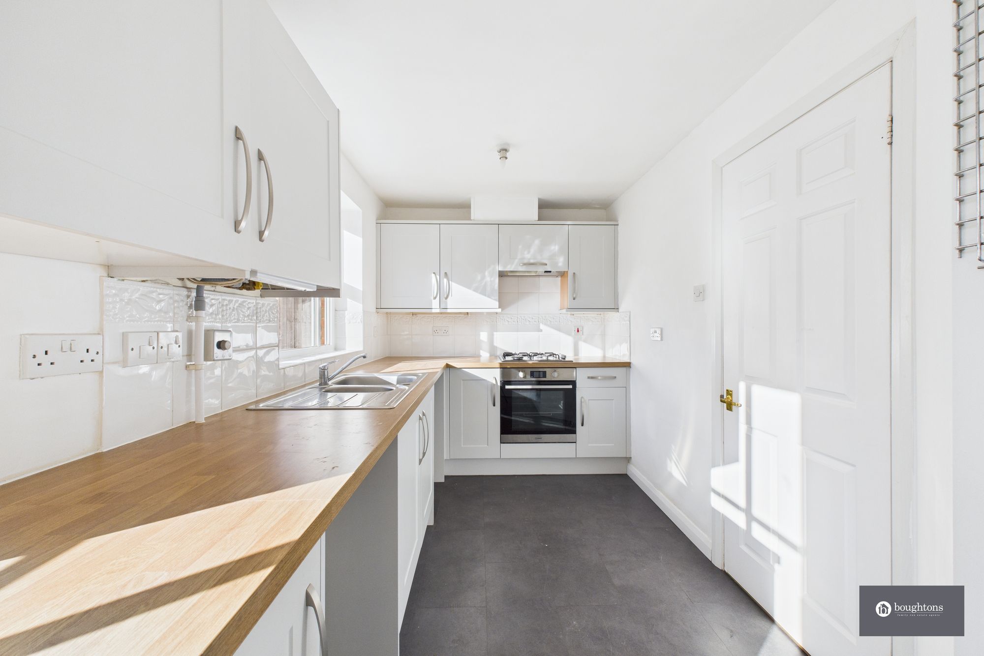 3 bed detached house for sale in Blackbird Close, Brackley 1