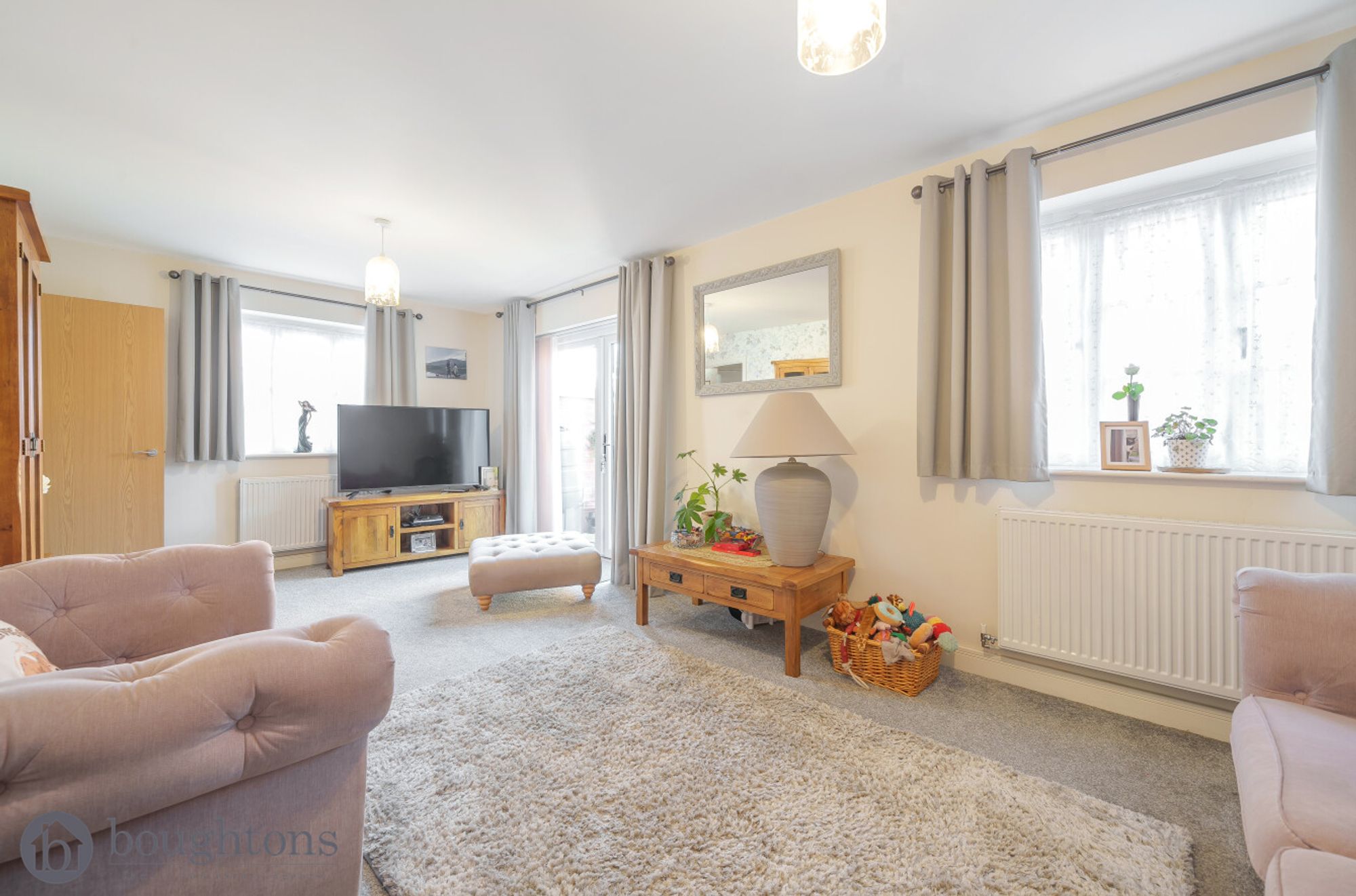 4 bed detached house for sale in Lagonda Drive, Brackley  - Property Image 8