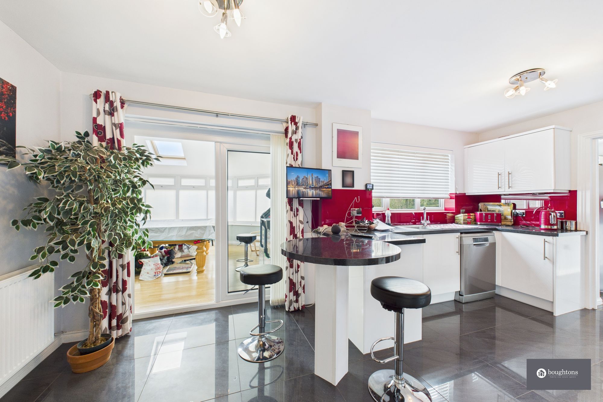 6 bed detached house for sale in Aris Way, Buckingham, MK18  - Property Image 6