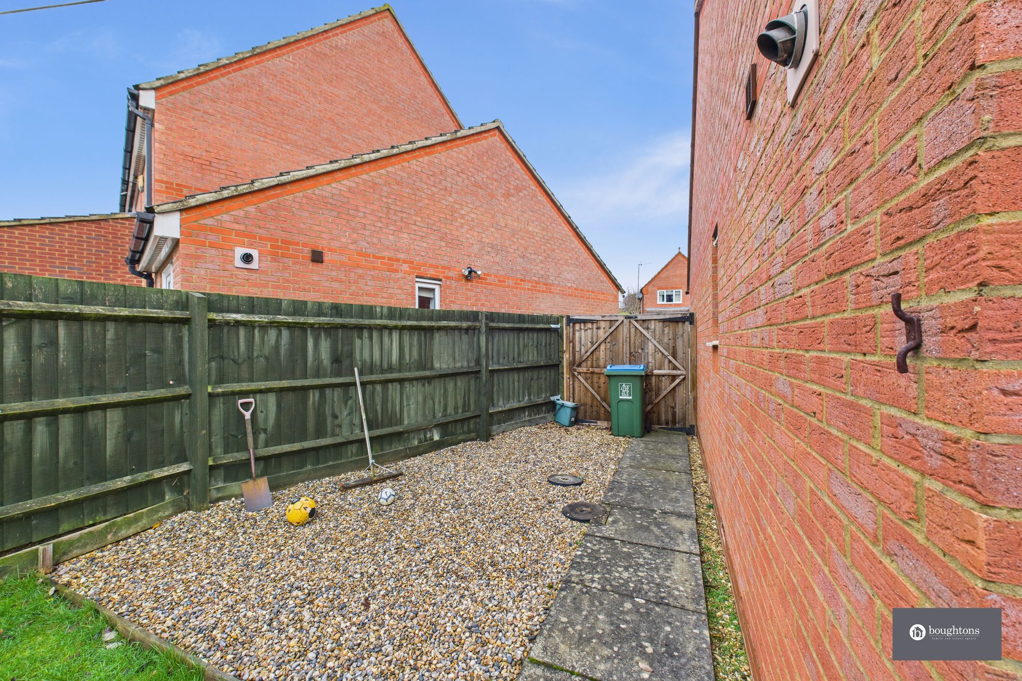 6 bed detached house for sale in Aris Way, Buckingham, MK18  - Property Image 33