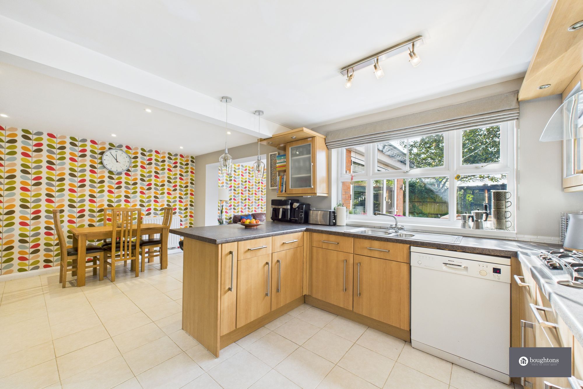 5 bed detached house for sale in Stuart Road, Brackley 3