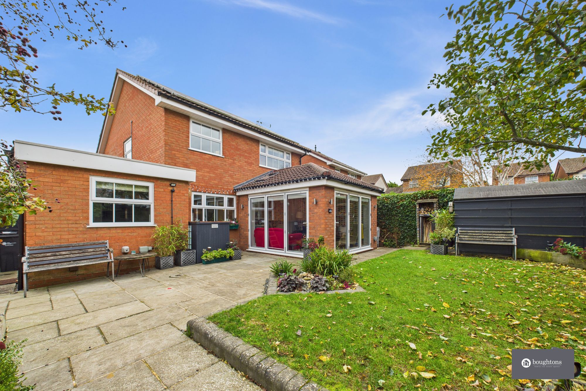 5 bed detached house for sale in Stuart Road, Brackley 1