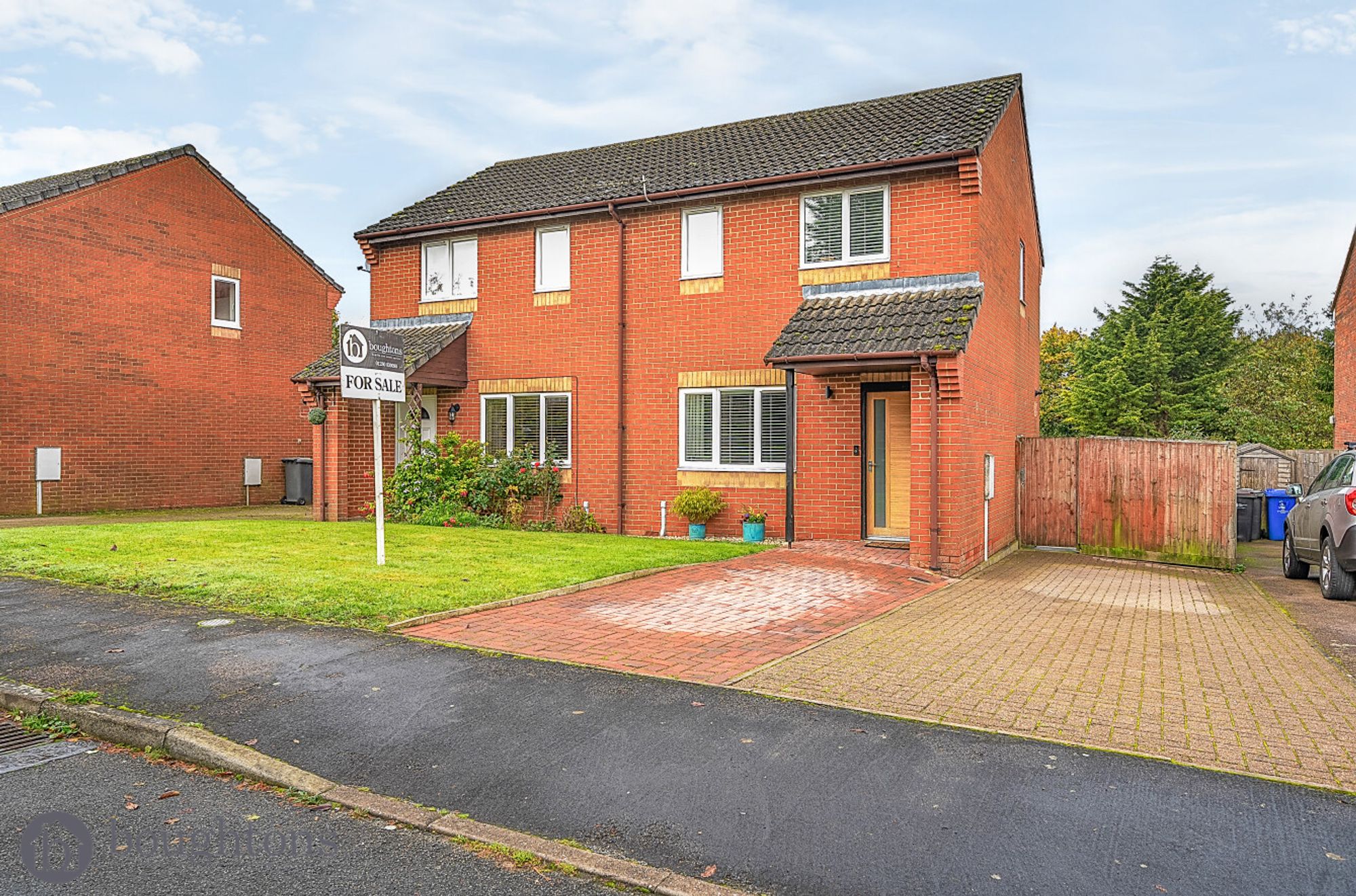 2 bed semi-detached house for sale in Stuart Road, Brackley  - Property Image 1