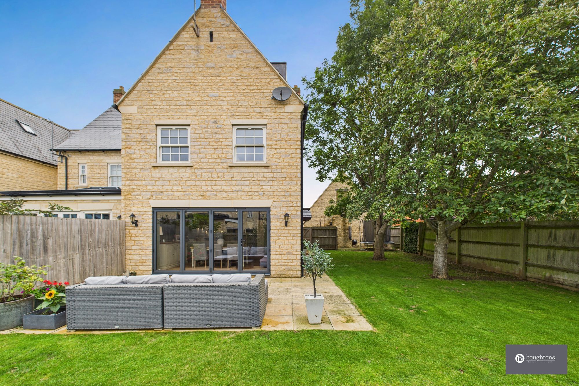 4 bed semi-detached house for sale in Sycamore Close, Brackley, NN13  - Property Image 27