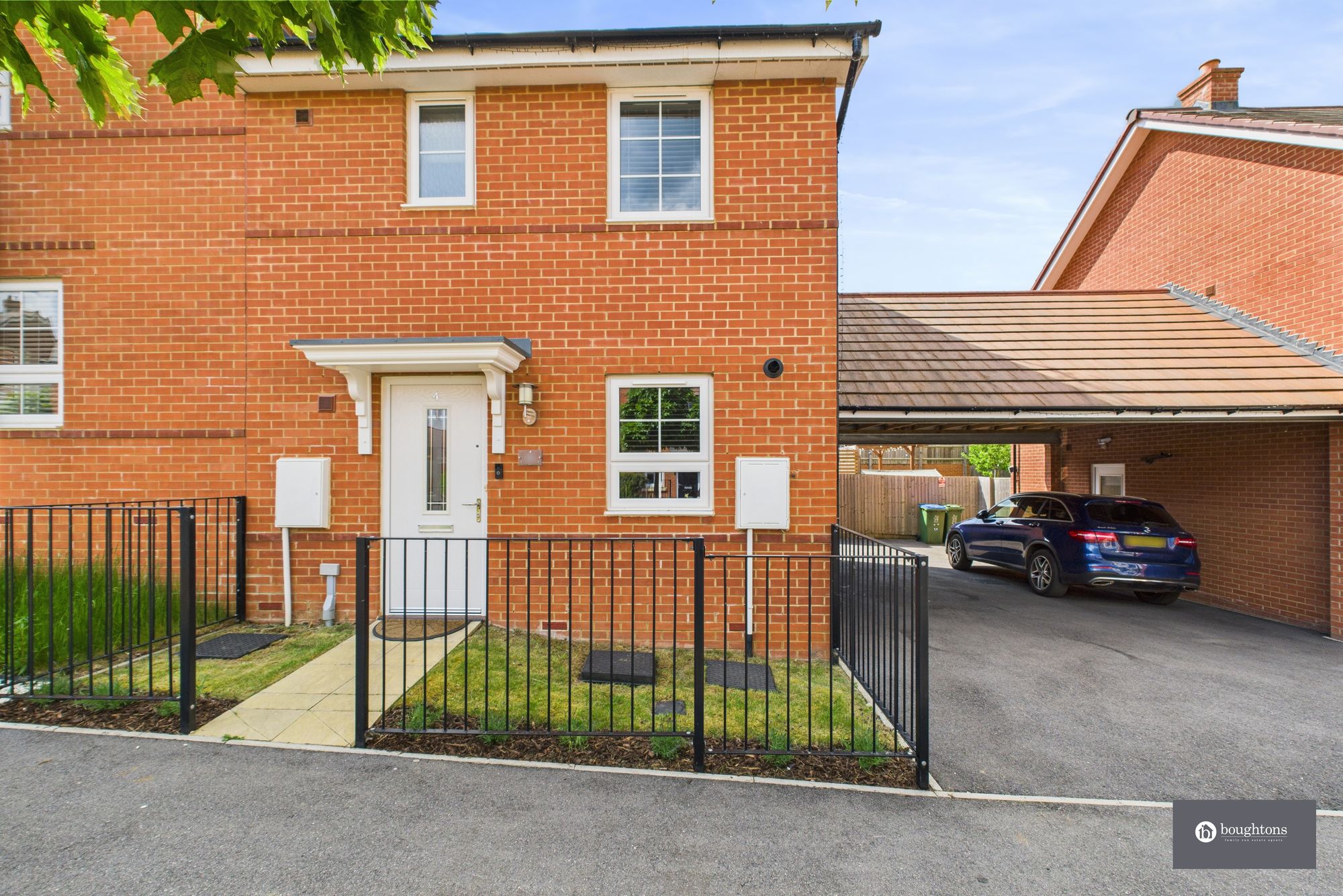 3 bed semi-detached house for sale in Dunstan Street, Buckingham, MK18