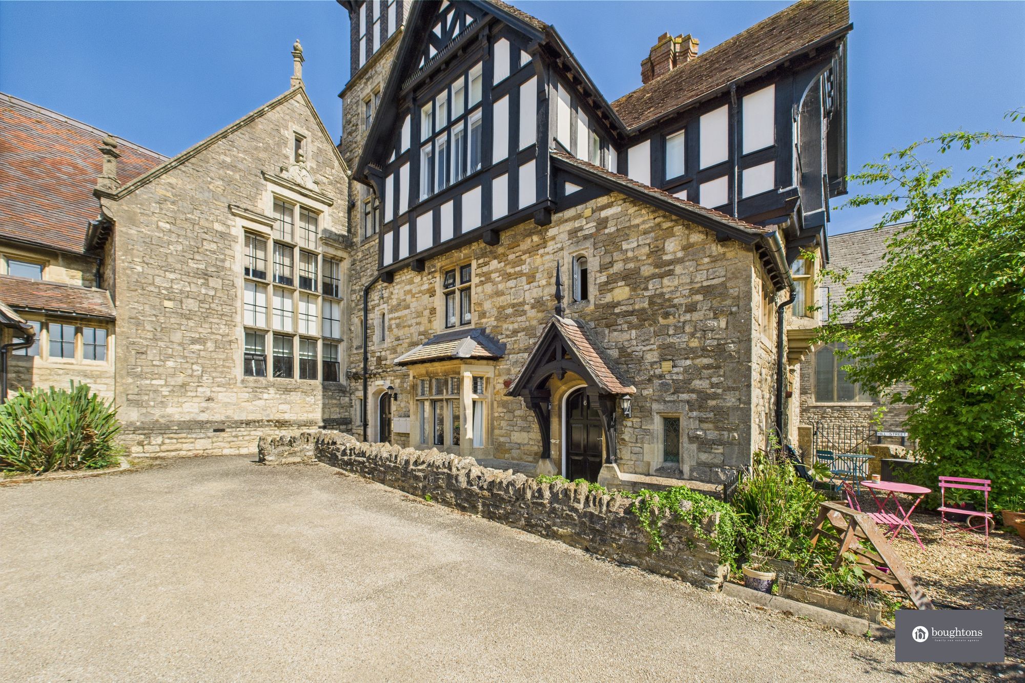 1 bed flat for sale in High Street, Brackley, NN13