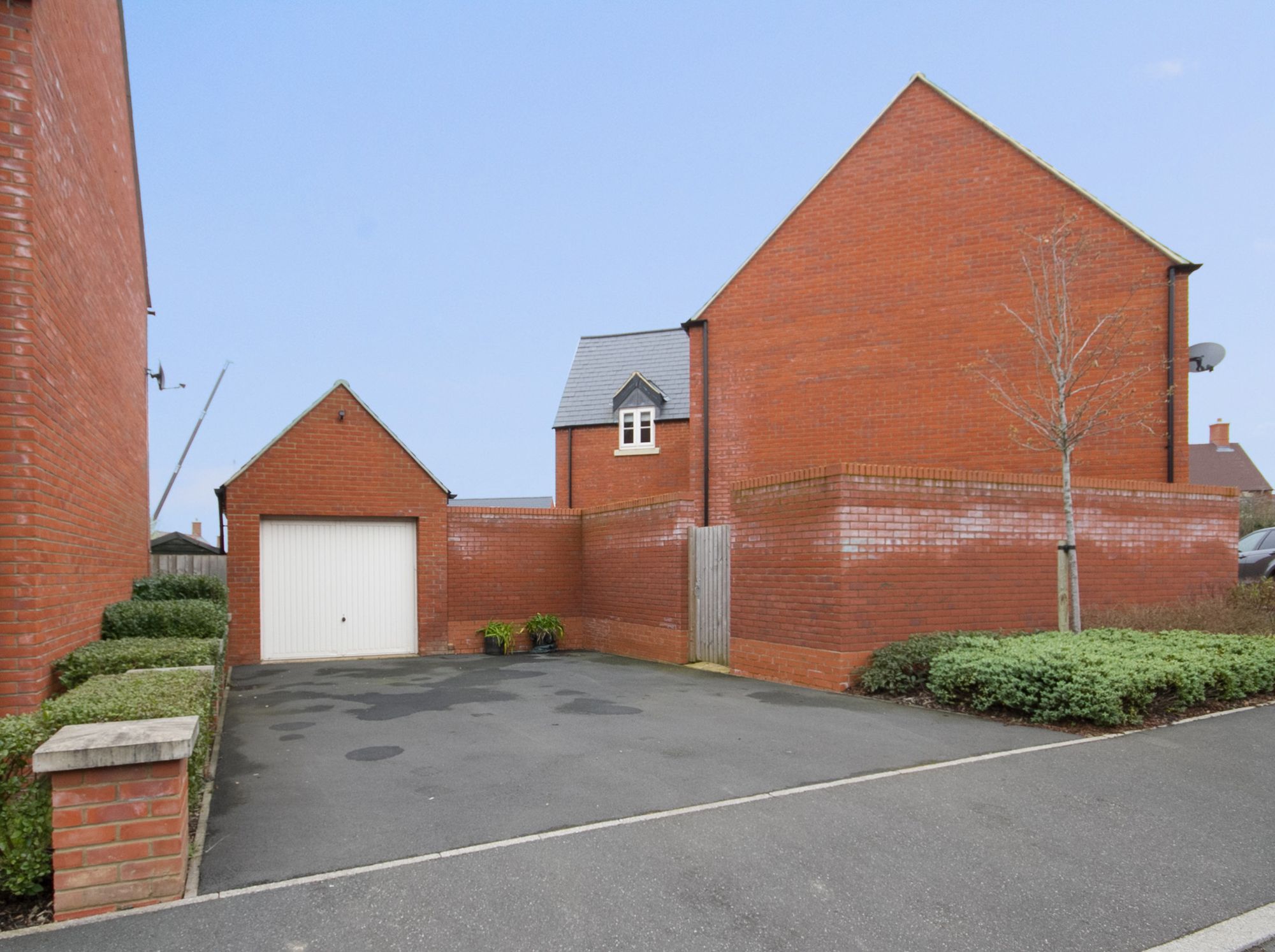 4 bed detached house for sale in Utah Lane, Brackley  - Property Image 2