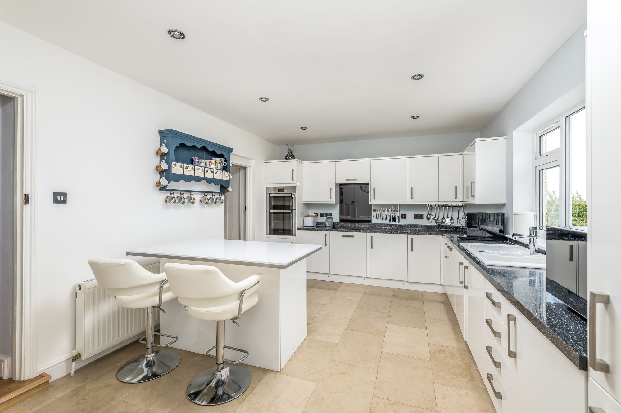 3 bed detached house for sale in Brackley Road, Brackley  - Property Image 3