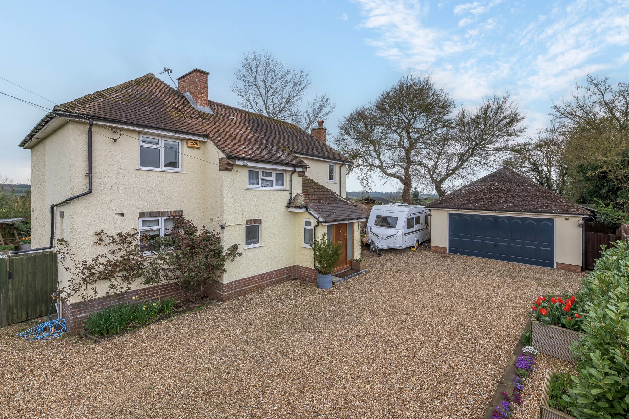 3 bed detached house for sale in Brackley Road, Brackley  - Property Image 1